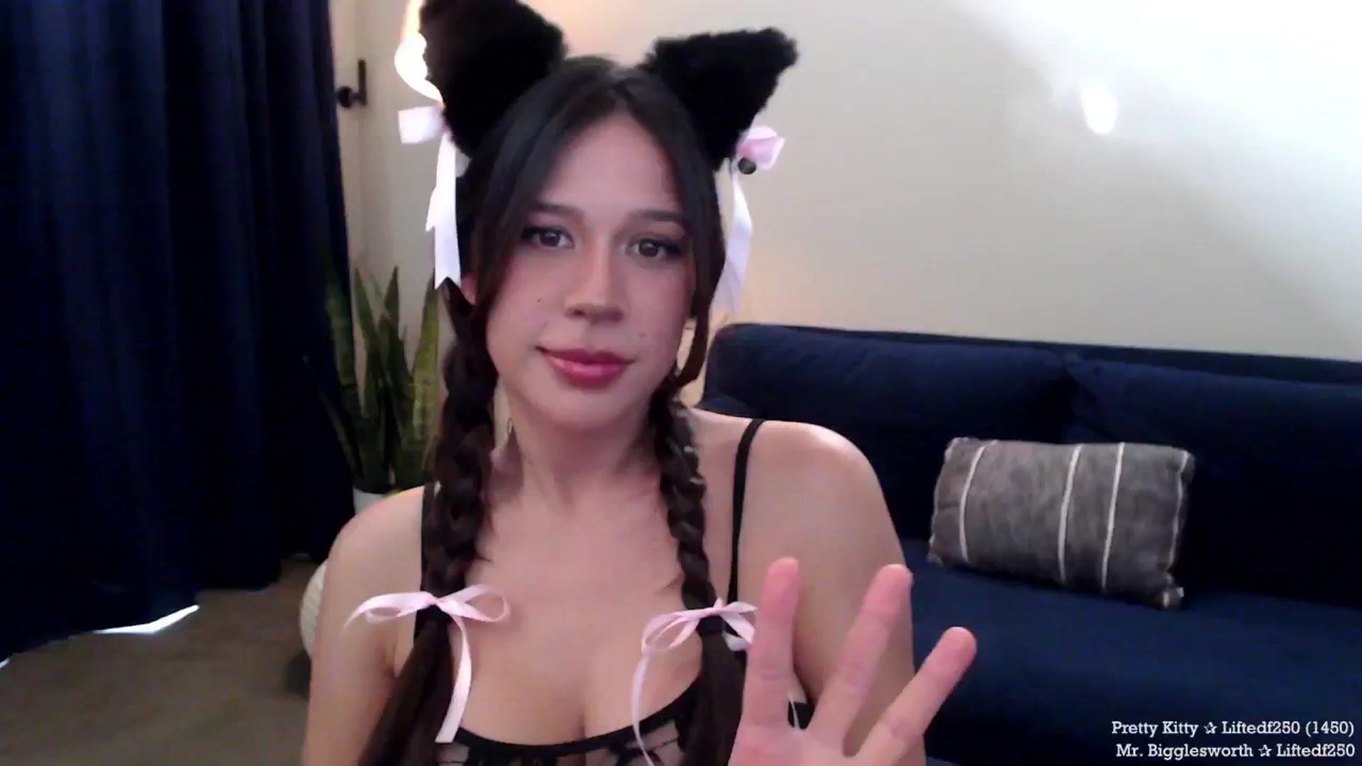 Gallery image thumbnail from BdayMarie's myfreecams stream on, 10/18/2024, 01:38 image 4 of 20