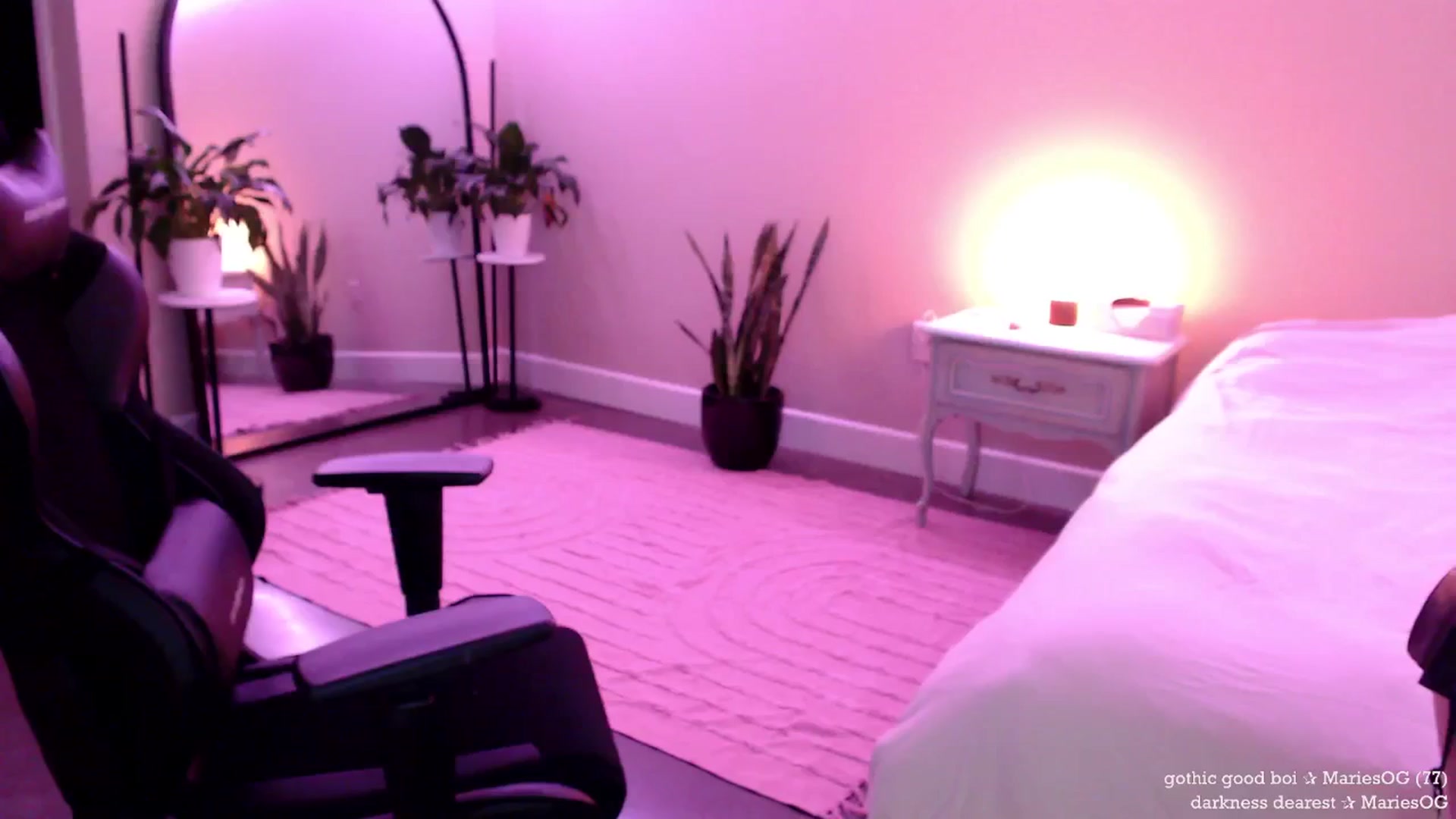 Gallery image thumbnail from BdayMarie's myfreecams stream on, 10/24/2024, 24:01 image 7 of 20