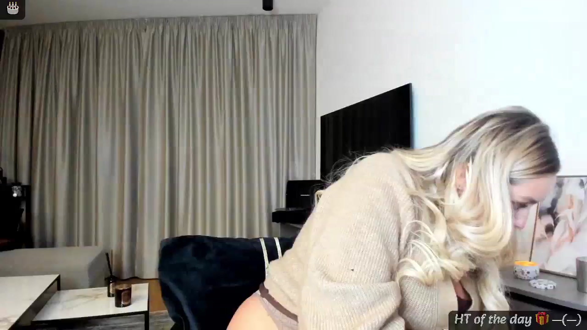 Gallery image thumbnail from BdayMi_Ha's myfreecams stream on, 01/03/2025, 17:39 image 11 of 20