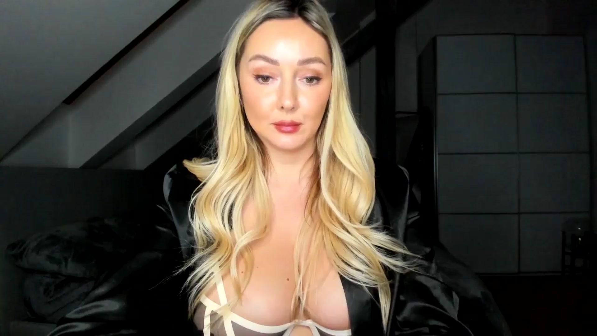 Gallery image thumbnail from BdayMi_Ha's myfreecams stream on, 01/01/2026, 17:06 image 9 of 20
