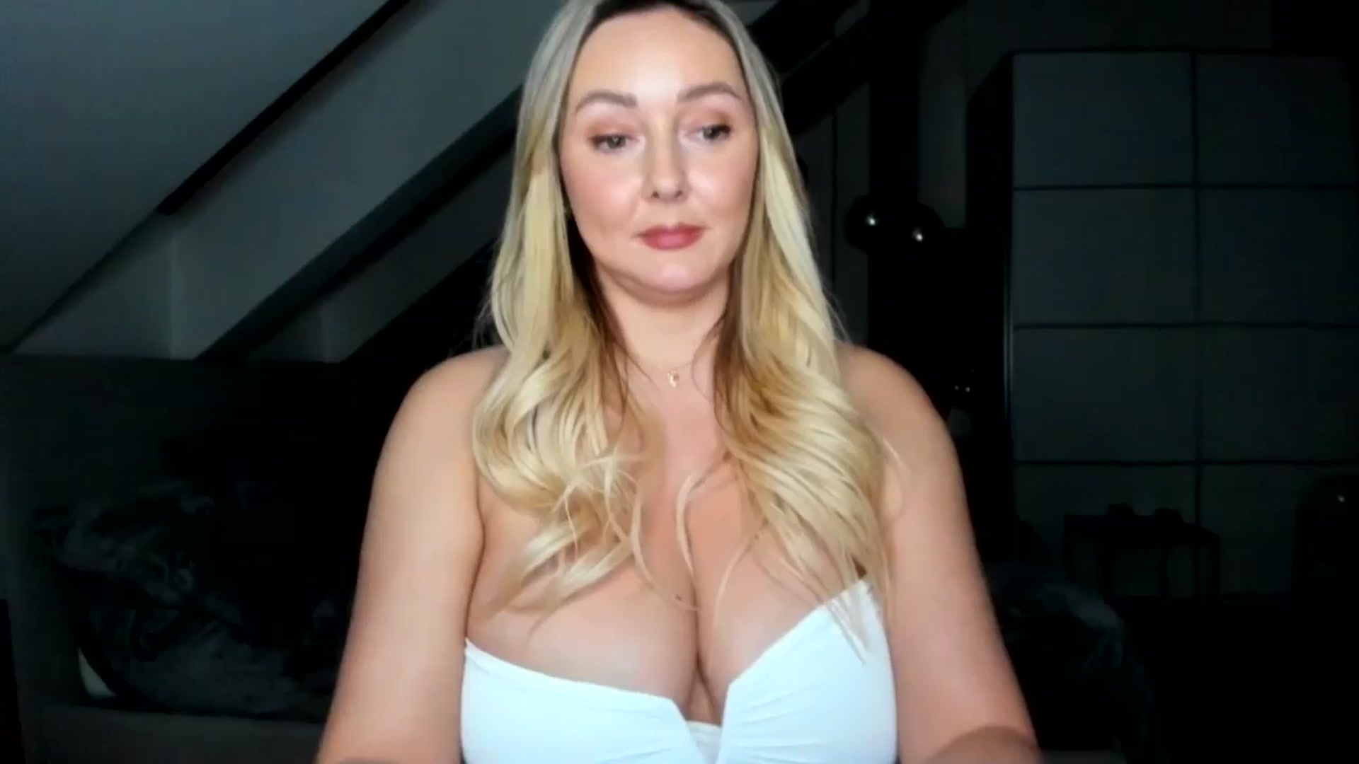 Gallery image thumbnail from BdayMi_Ha's myfreecams stream on, 01/06/2026, 16:21 image 16 of 20
