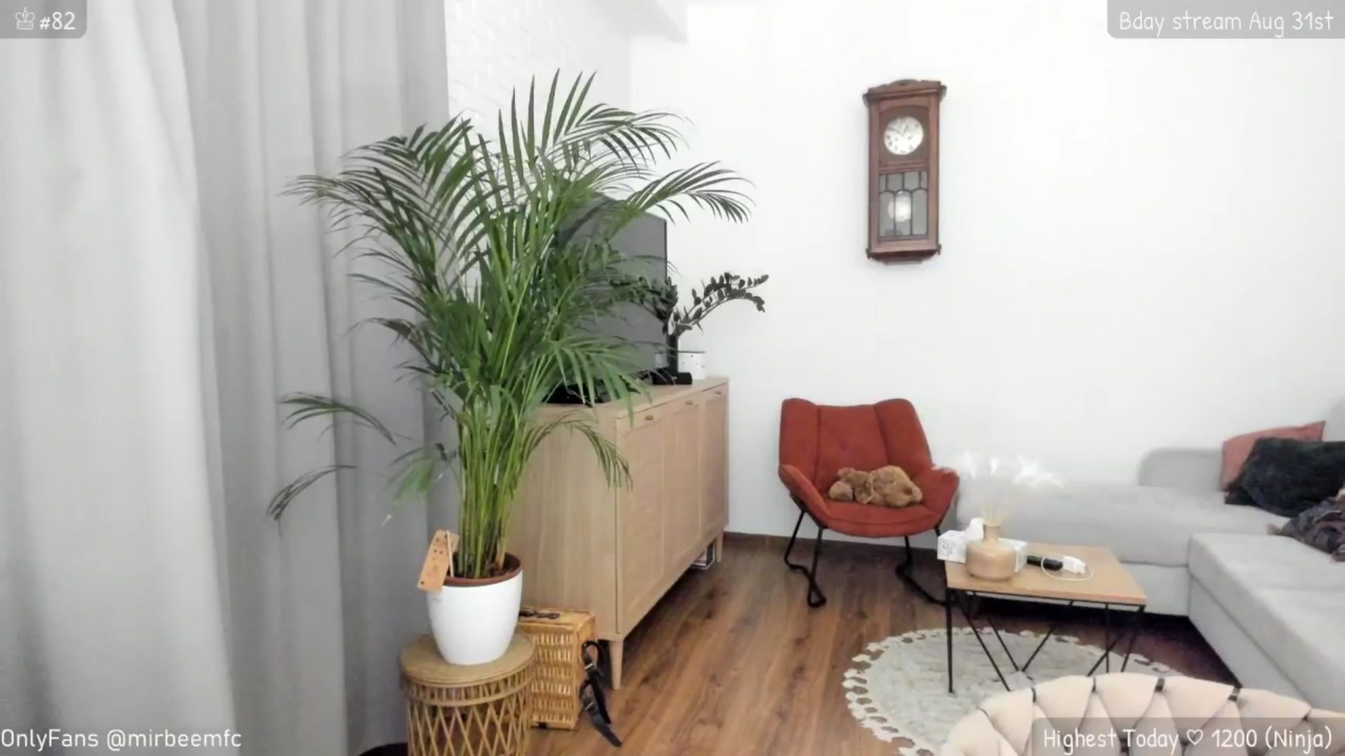Gallery image thumbnail from BdayMirBee's myfreecams stream on, 08/03/2024, 24:01 image 16 of 20
