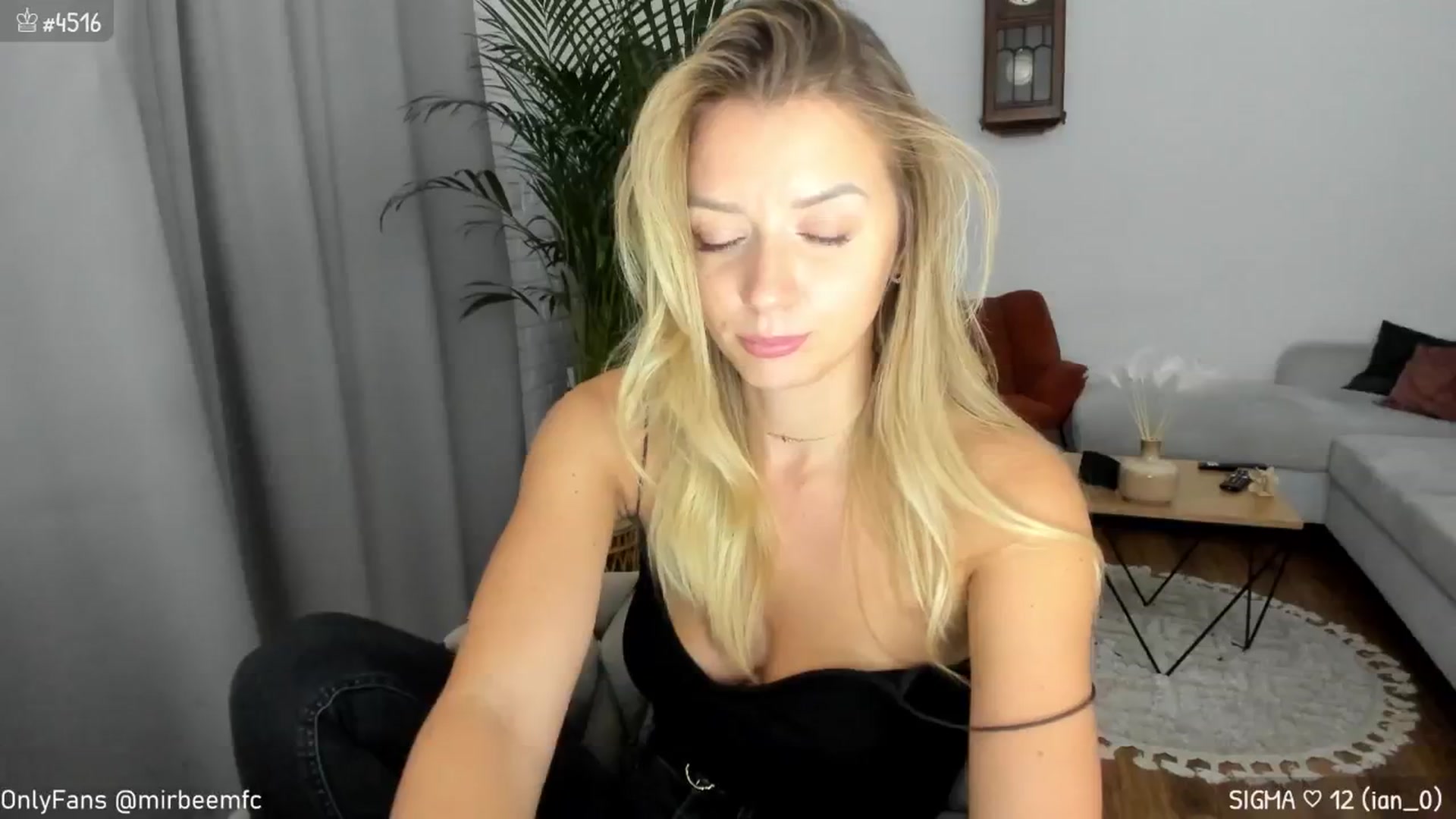 Gallery image thumbnail from BdayMonthMir's myfreecams stream on, 09/12/2024, 24:37 image 4 of 20