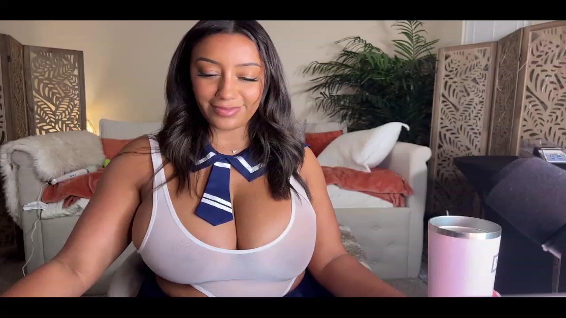 Gallery image thumbnail from BdayMonth_Ari's myfreecams stream on, 04/26/2023, 03:42 image 13 of 20