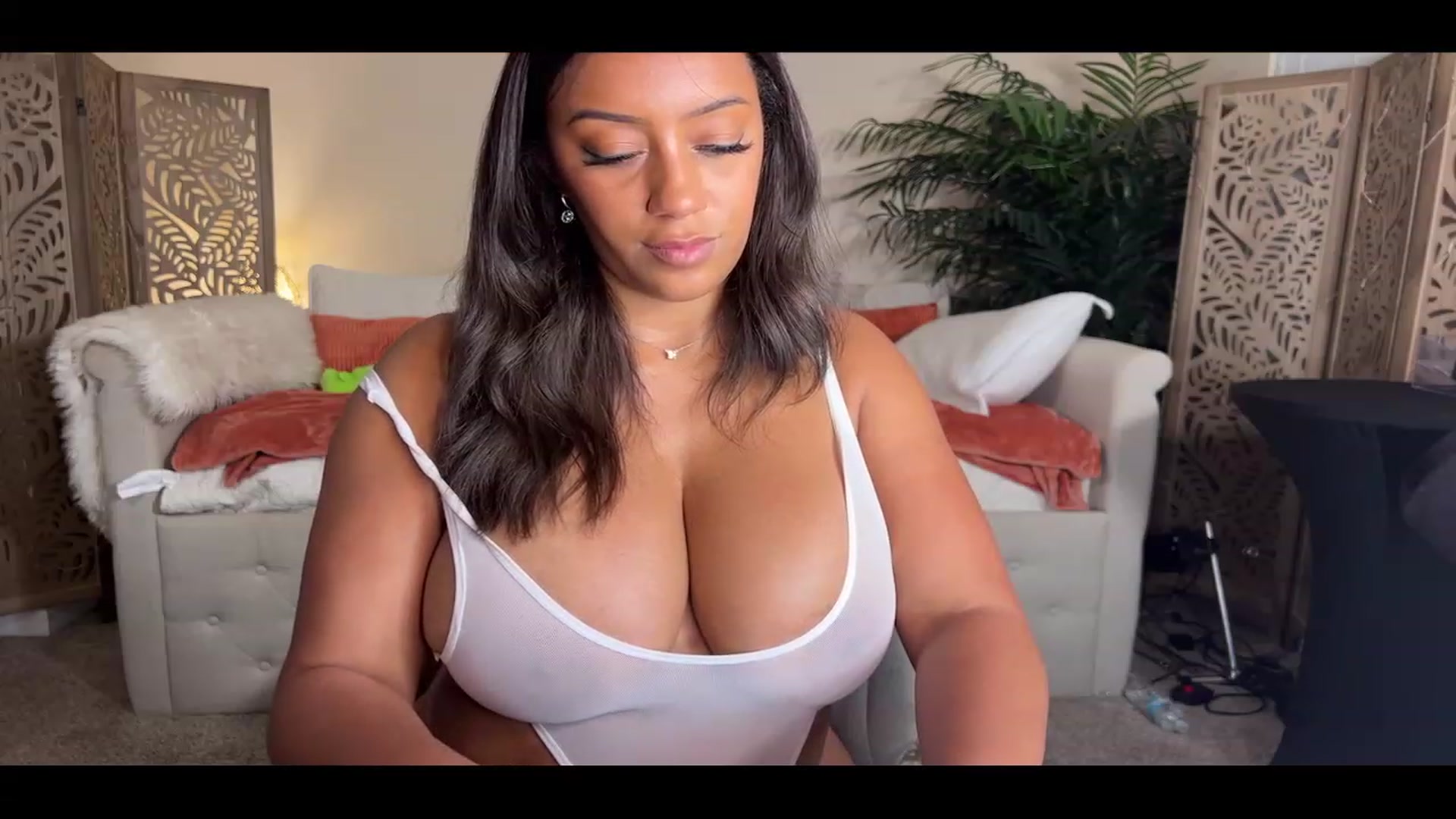 Gallery image thumbnail from BdayMonth_Ari's myfreecams stream on, 04/26/2023, 05:59 image 20 of 20