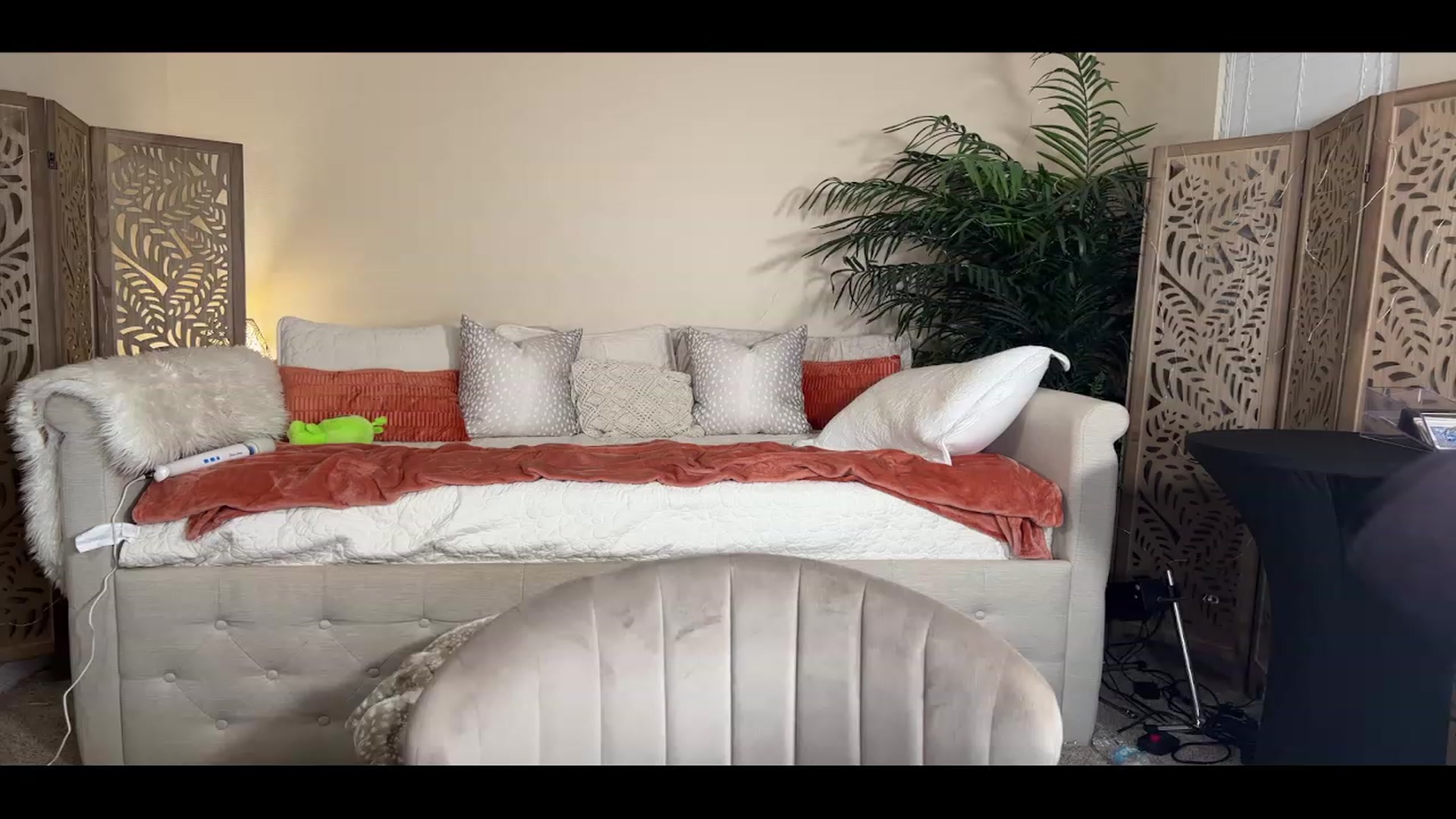 Gallery image thumbnail from BdayMonth_Ari's myfreecams stream on, 04/26/2023, 05:59 image 3 of 20