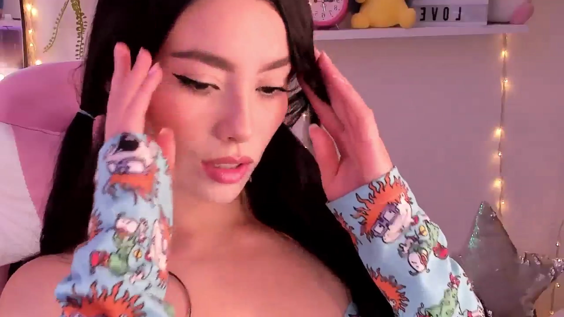Gallery image thumbnail from BdayNaty's myfreecams stream on, 06/18/2024, 03:30 image 6 of 20