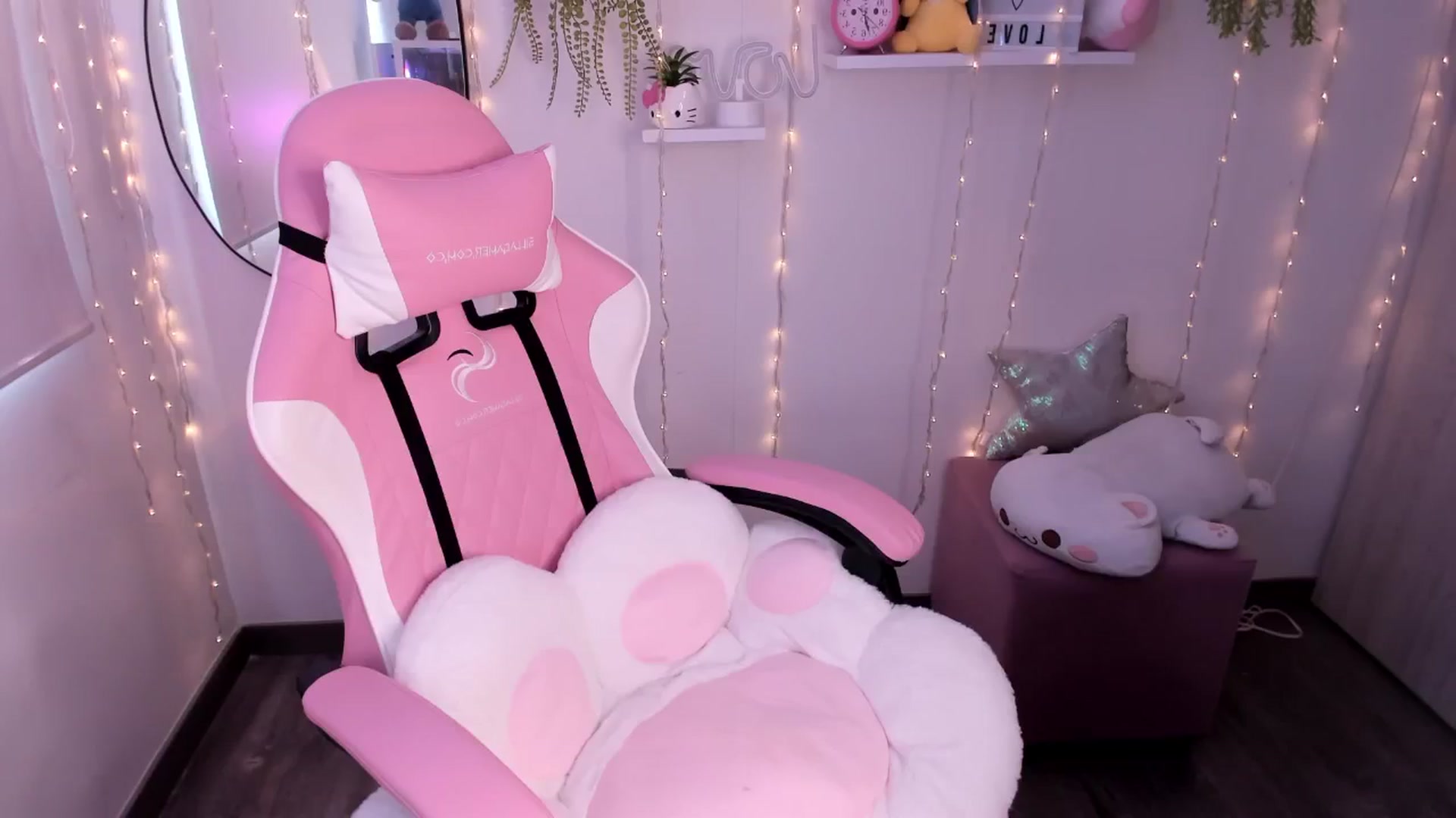 Gallery image thumbnail from BdayNaty's myfreecams stream on, 07/19/2024, 19:04 image 10 of 20