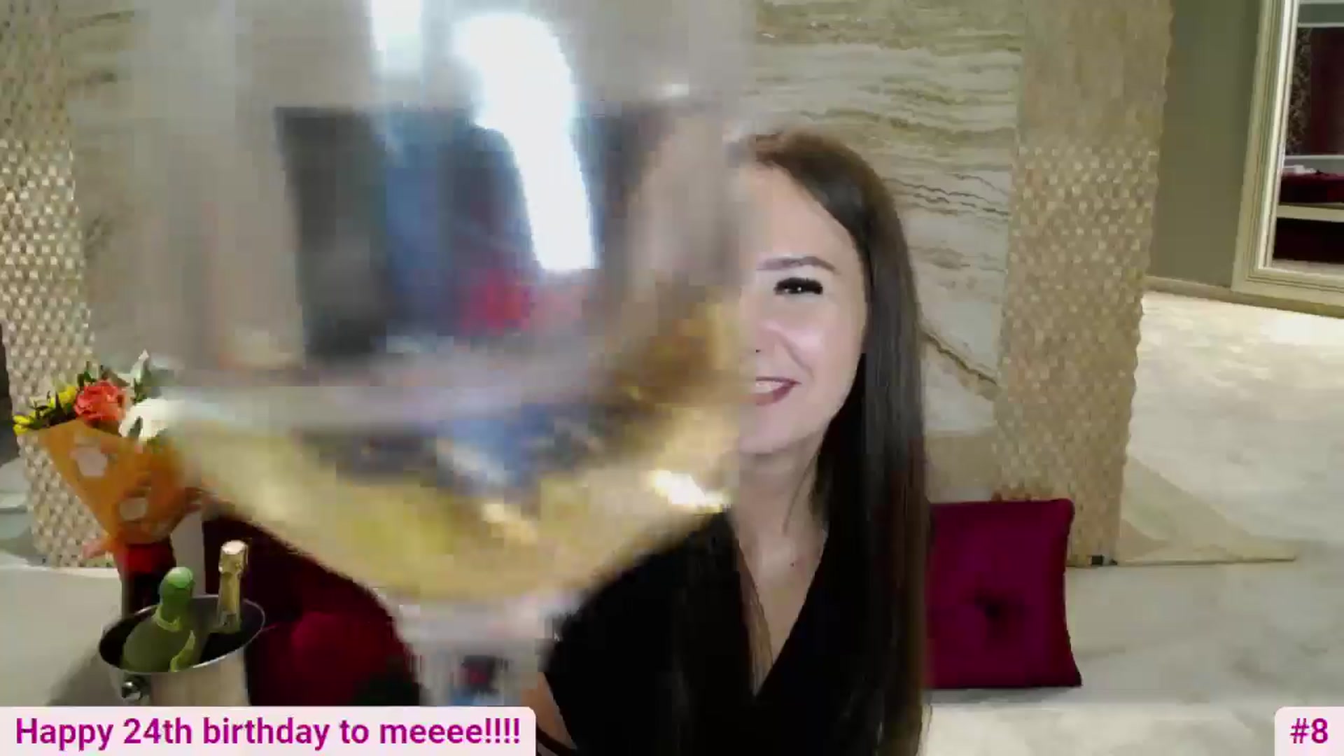 Gallery image thumbnail from BdayRadi's myfreecams stream on, 10/01/2024, 21:14 image 4 of 20
