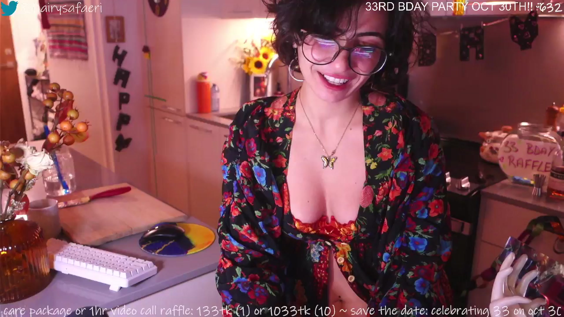 Gallery image thumbnail from BdaySafaeri's myfreecams stream on, 10/28/2025, 19:01 image 2 of 20