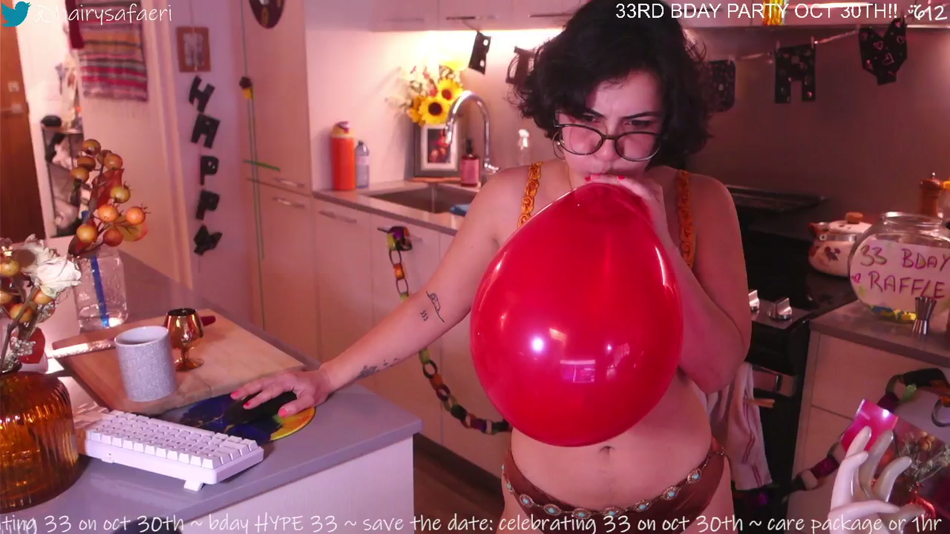 Gallery image thumbnail from BdaySafaeri's myfreecams stream on, 10/28/2025, 19:01 image 18 of 20