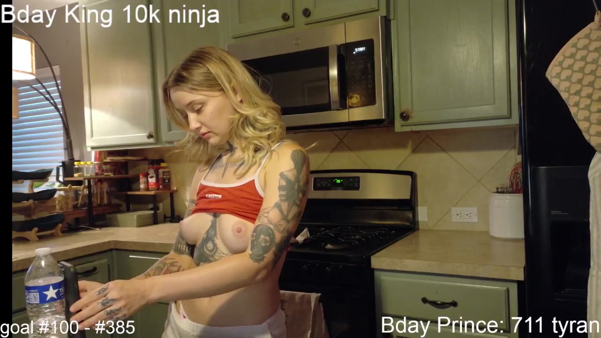 Gallery image thumbnail from BdaySquid's myfreecams stream on, 07/06/2025, 23:27 image 12 of 20