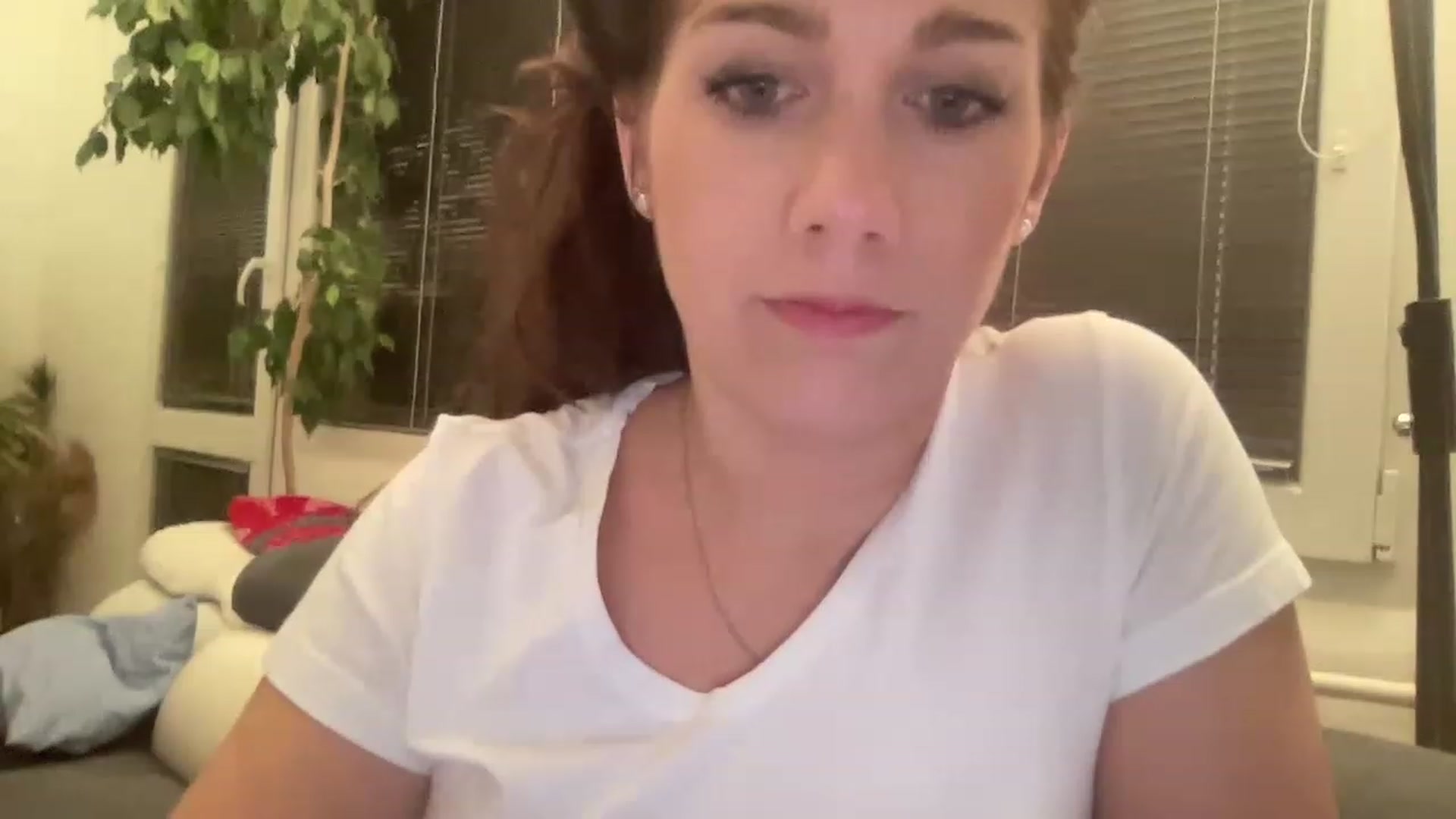 Gallery image thumbnail from BdaySquirrel's myfreecams stream on, 05/01/2023, 24:16 image 11 of 20