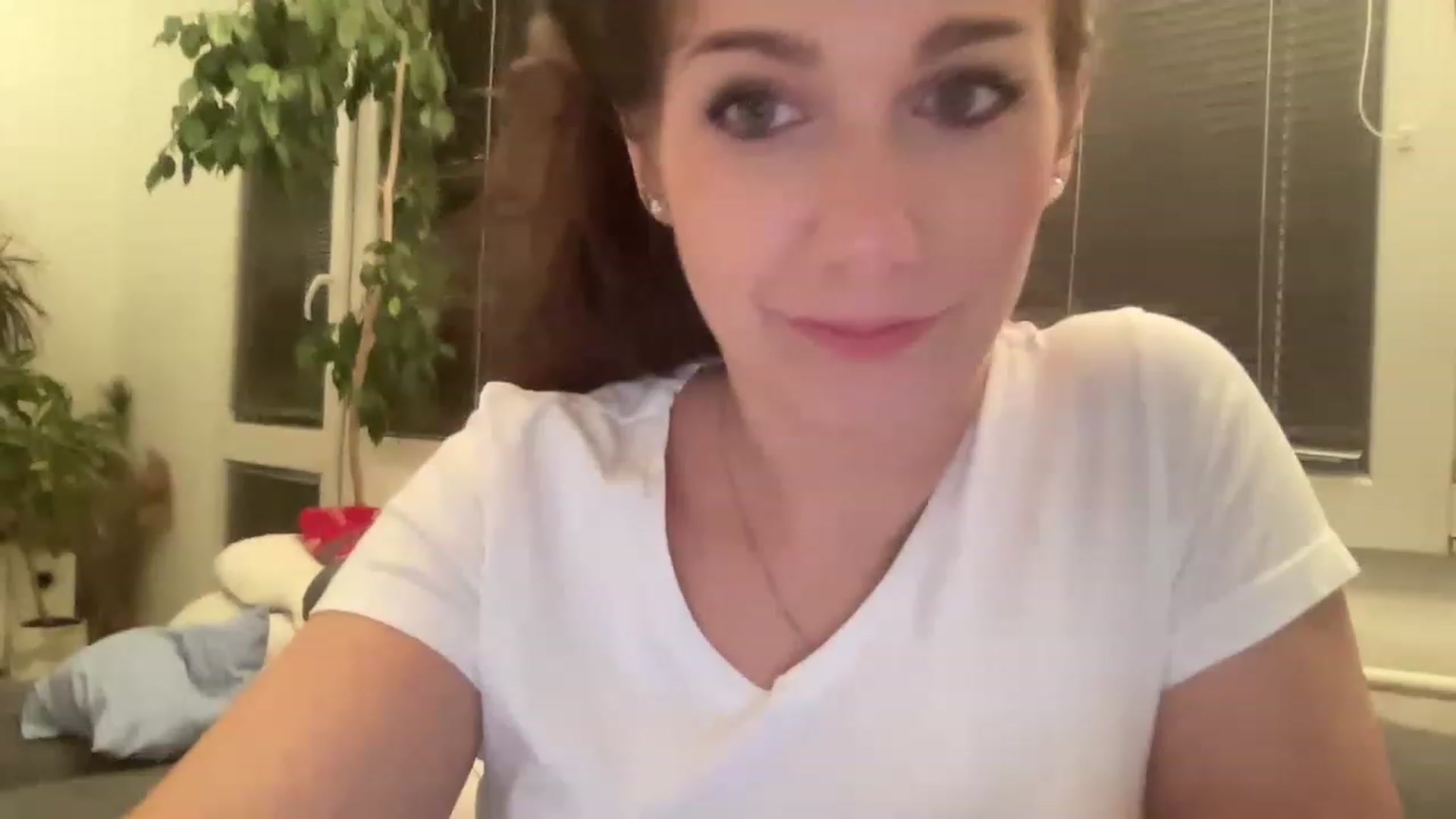 Gallery image thumbnail from BdaySquirrel's myfreecams stream on, 05/01/2023, 24:16 image 9 of 20