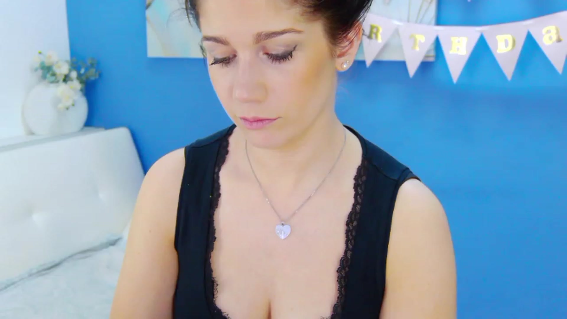 Gallery image thumbnail from BdaySquirrel's myfreecams stream on, 05/08/2023, 21:07 image 2 of 20