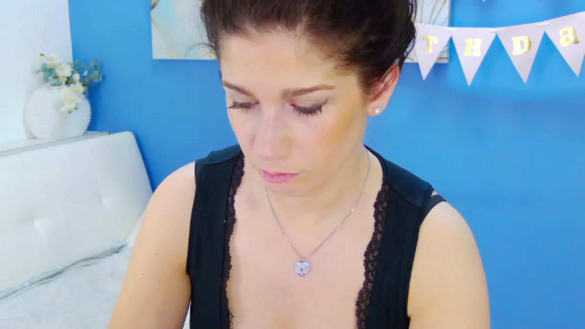 Gallery image thumbnail from BdaySquirrel's myfreecams stream on, 05/08/2023, 21:07 image 4 of 20