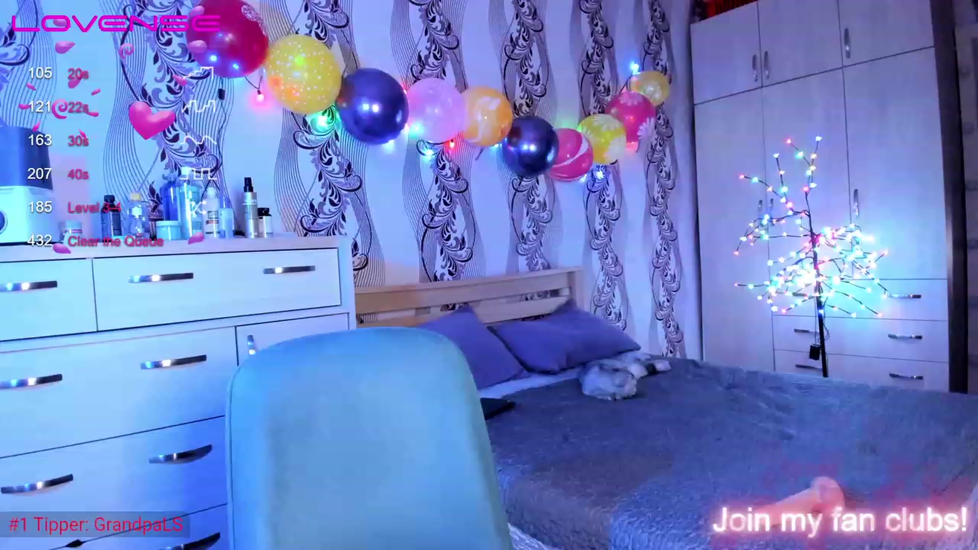 Gallery image thumbnail from BdaySquirtleL's myfreecams stream on, 03/19/2023, 09:20 image 18 of 20