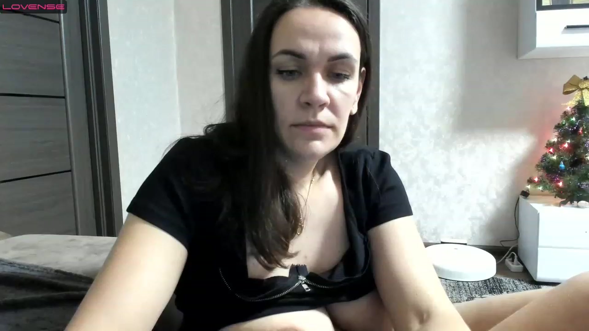Gallery image thumbnail from BdaySweetVik's myfreecams stream on, 12/26/2022, 20:30 image 15 of 20