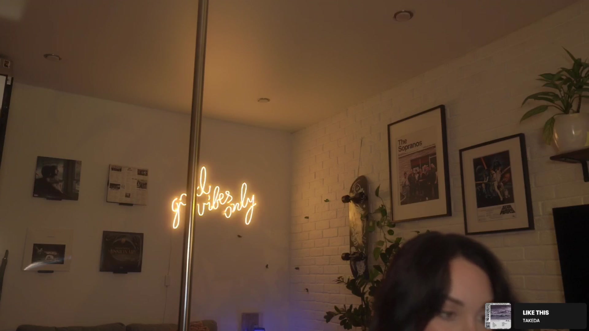 Gallery image thumbnail from BdayVibes's myfreecams stream on, 02/06/2026, 24:01 image 14 of 20