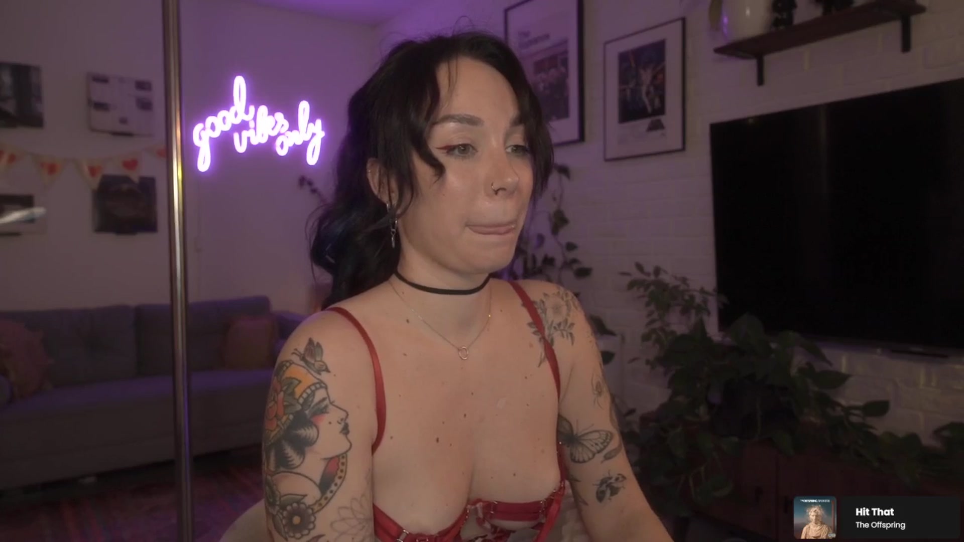 Gallery image thumbnail from BdayVibes's myfreecams stream on, 02/15/2026, 24:40 image 15 of 20