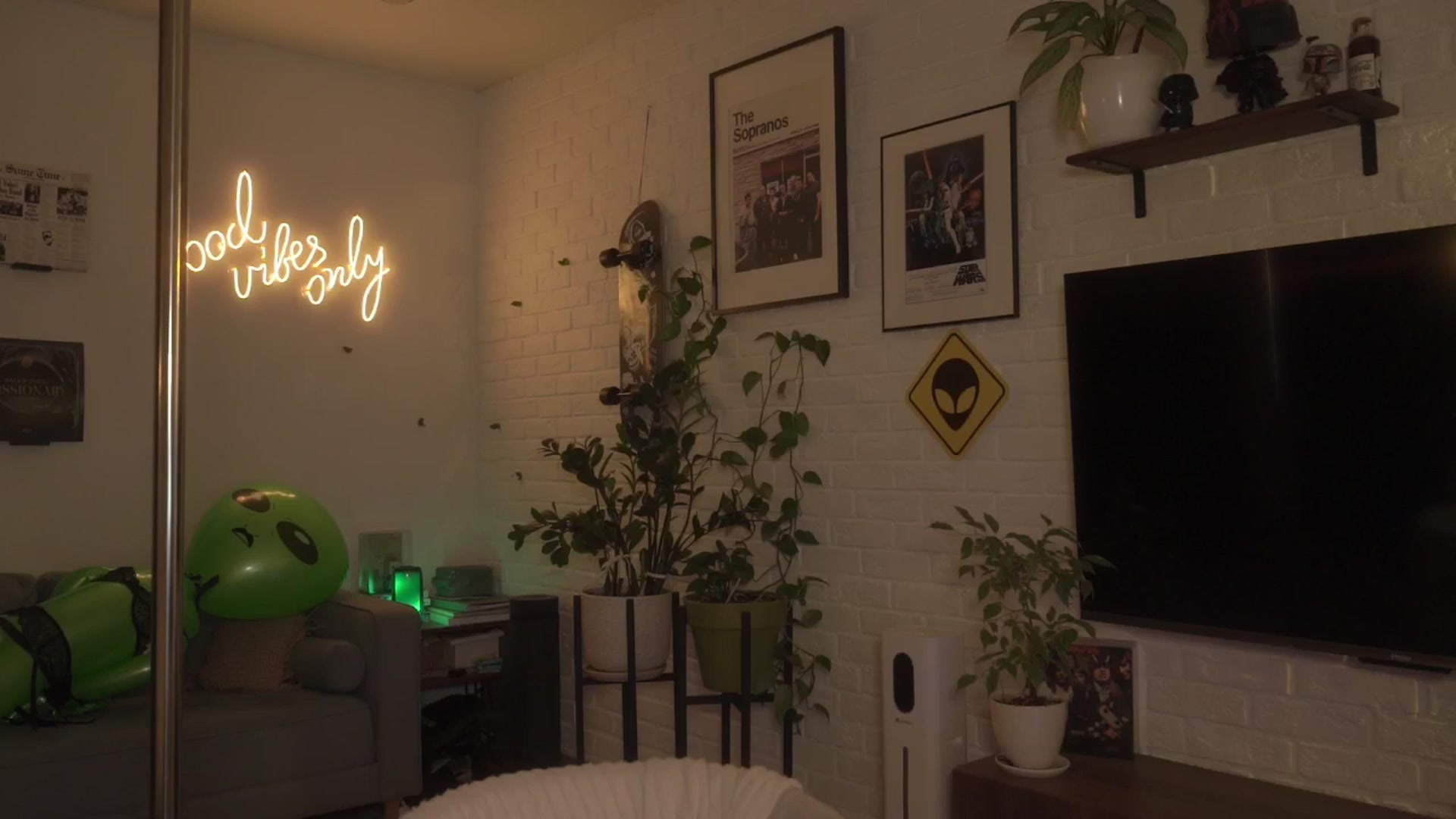 Gallery image thumbnail from BdayVibes's myfreecams stream on, 02/26/2026, 01:33 image 1 of 20