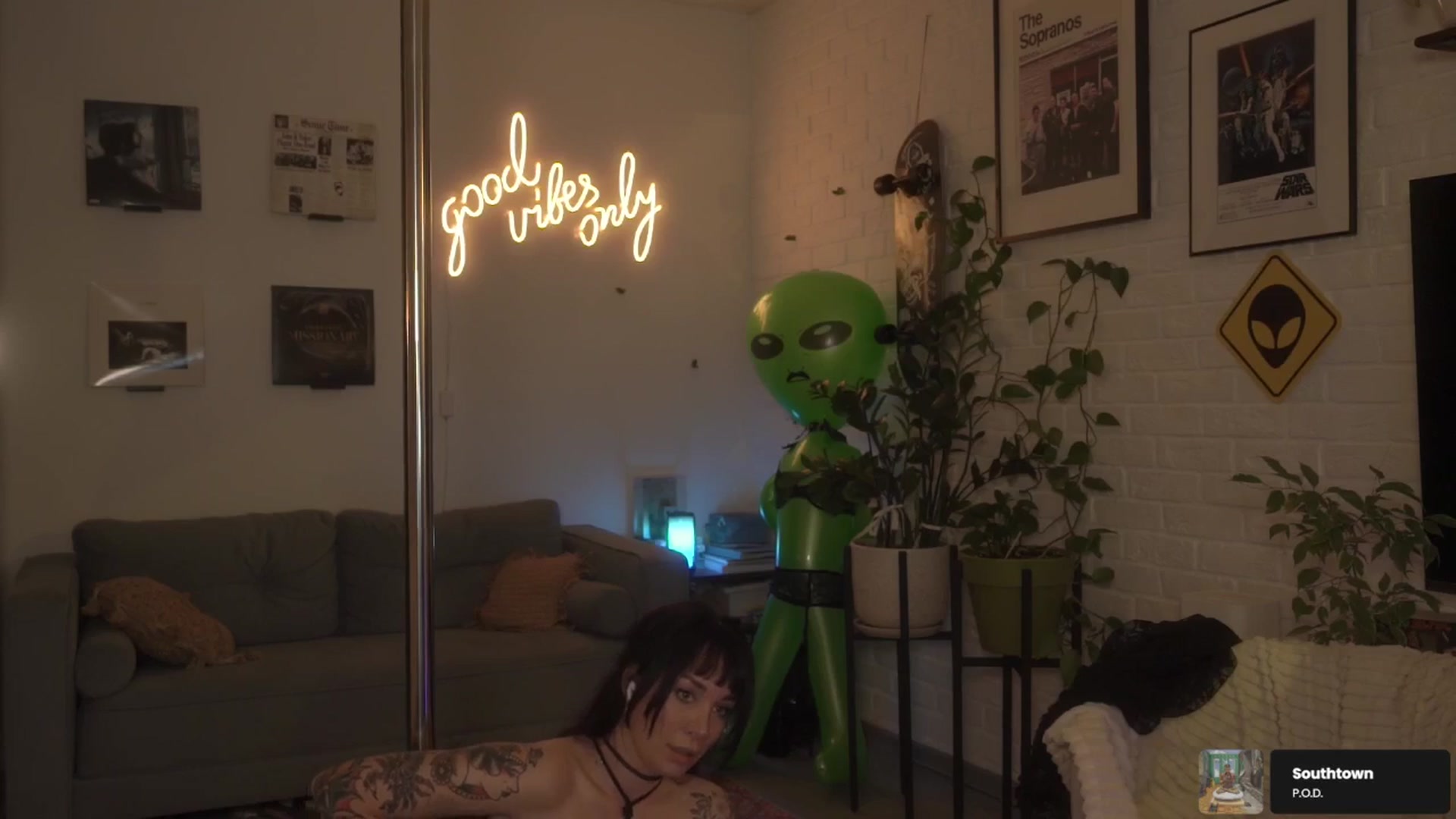 Gallery image thumbnail from BdayVibes's myfreecams stream on, 02/28/2026, 02:17 image 12 of 20