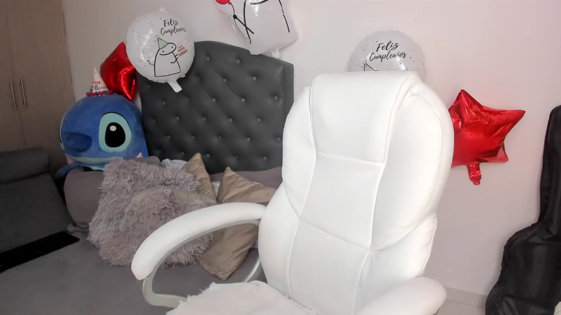 Gallery image thumbnail from BdayWhitneyR's myfreecams stream on, 05/05/2025, 14:53 image 6 of 20