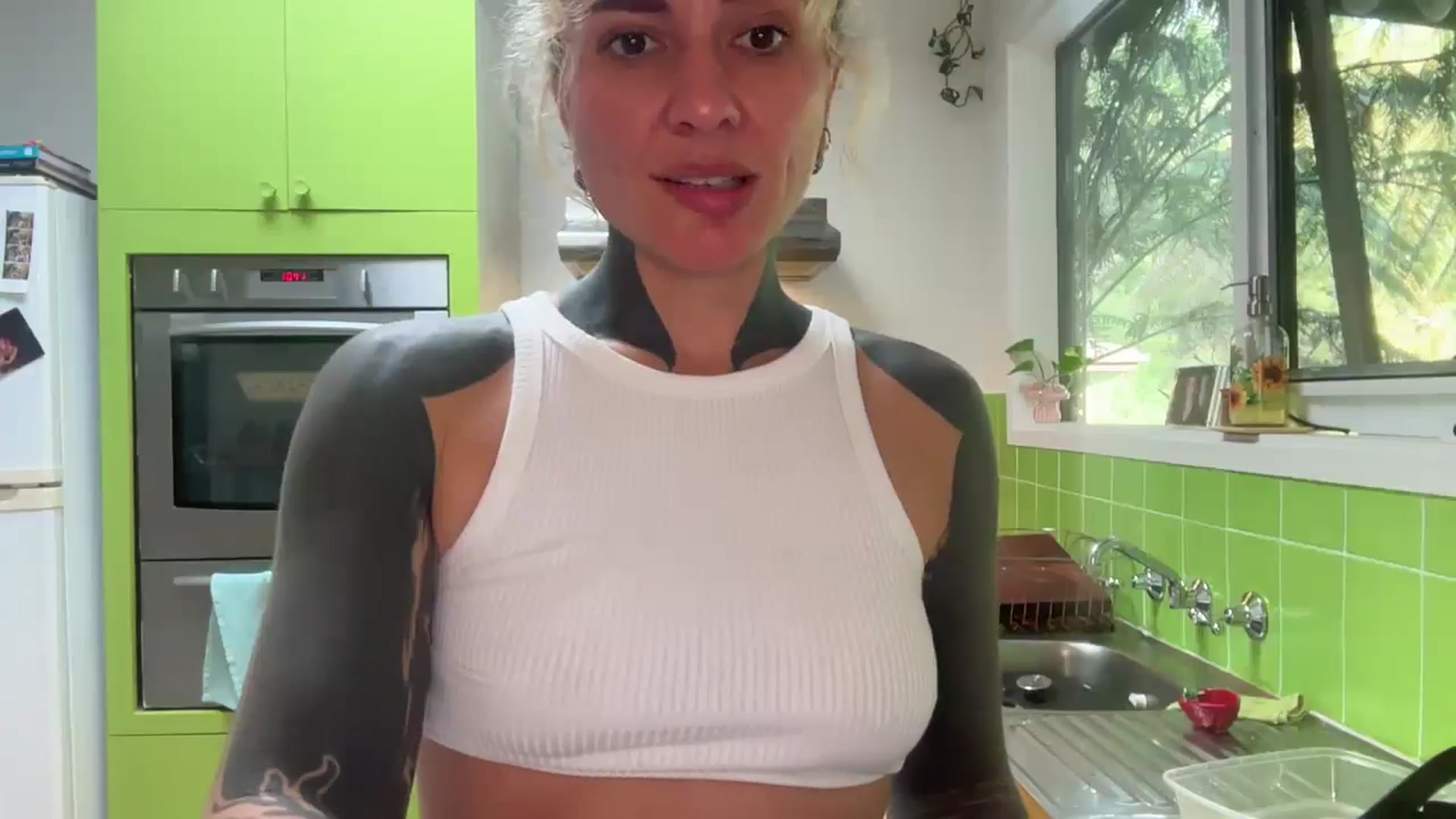 Gallery image thumbnail from Bday_Aussie's myfreecams stream on, 04/16/2025, 07:50 image 6 of 20