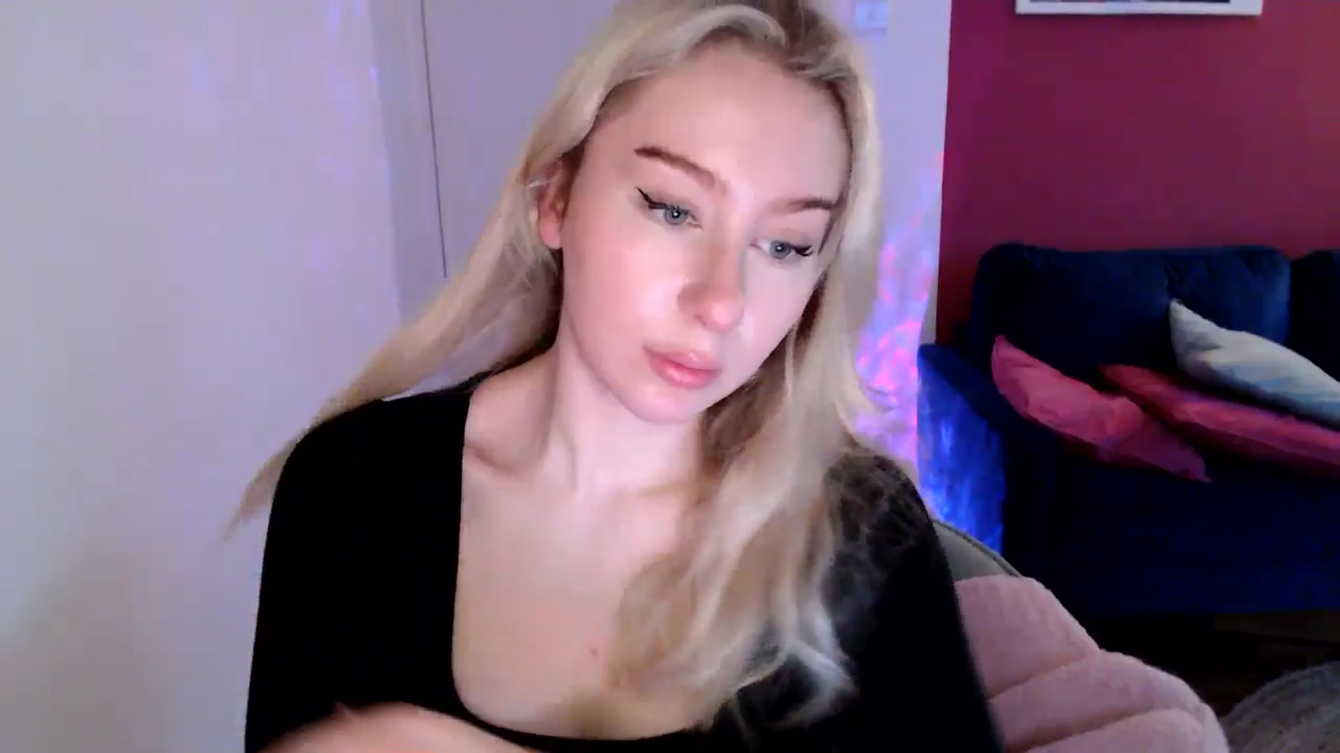 Gallery image thumbnail from Bday_Ava's myfreecams stream on, 01/01/2025, 15:10 image 12 of 20
