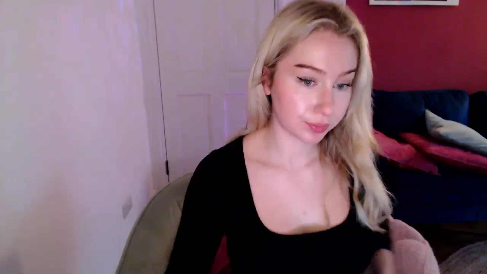 Gallery image thumbnail from Bday_Ava's myfreecams stream on, 01/01/2025, 15:10 image 14 of 20