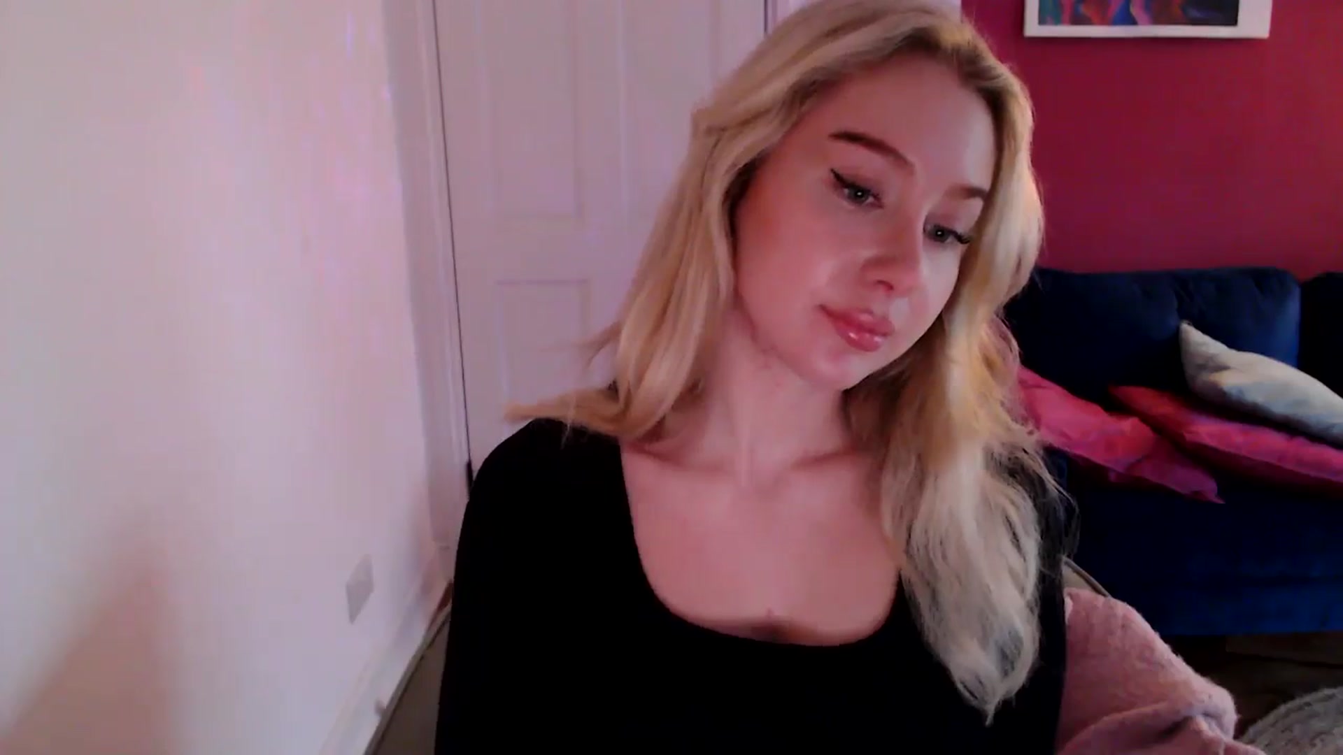 Gallery image thumbnail from Bday_Ava's myfreecams stream on, 01/01/2025, 15:10 image 2 of 20
