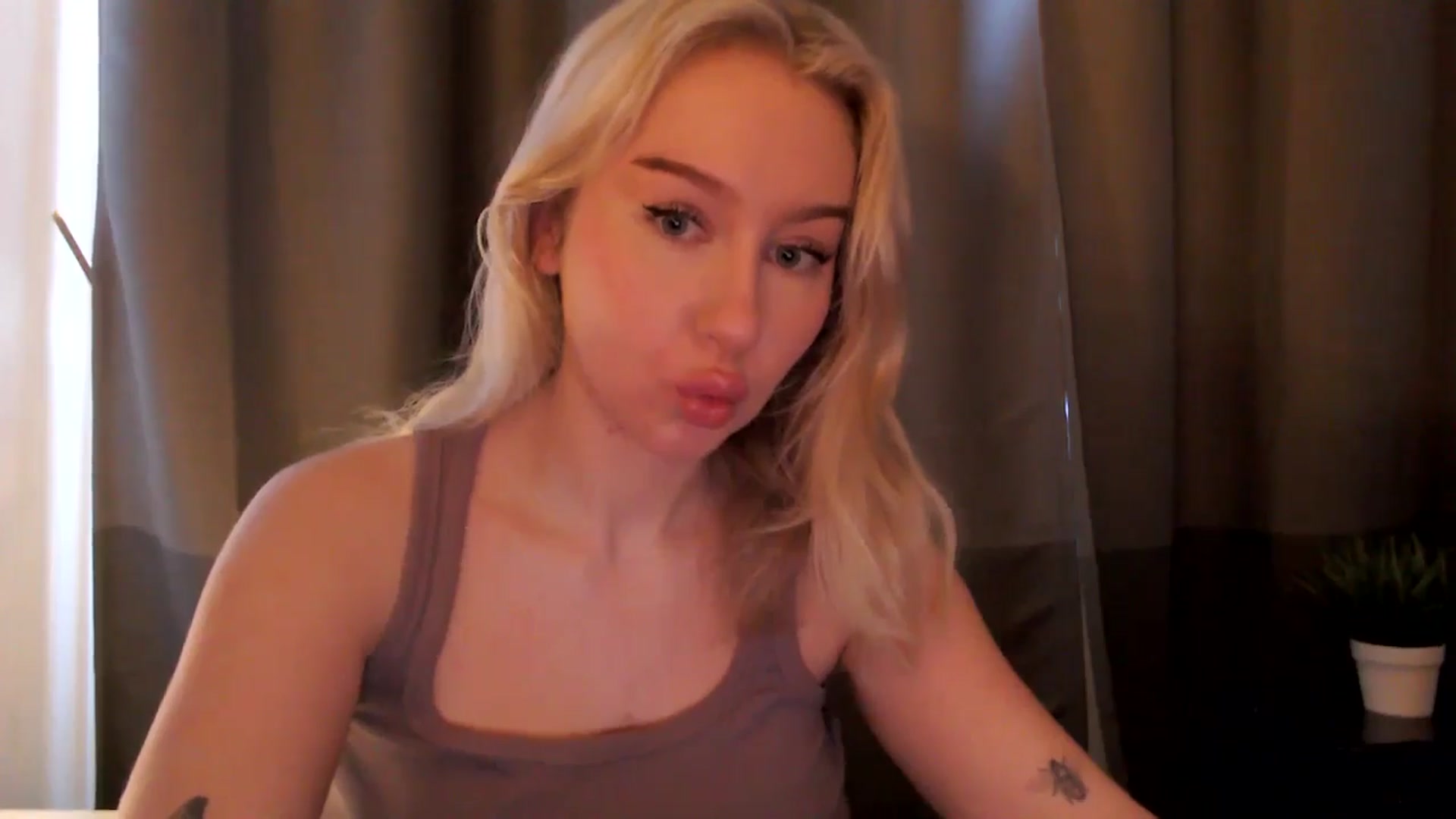 Gallery image thumbnail from Bday_Ava's myfreecams stream on, 01/09/2025, 10:39 image 16 of 20