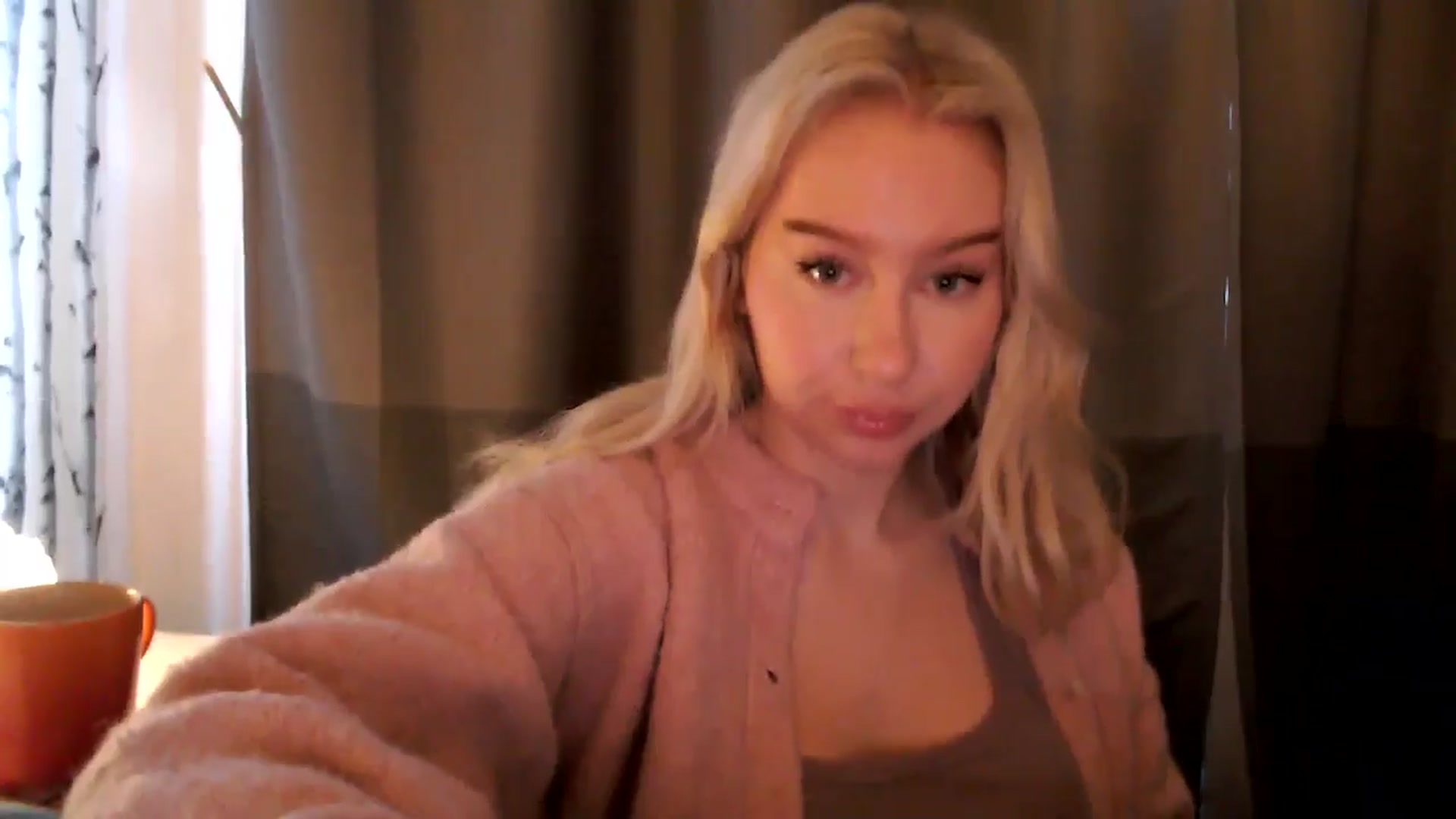 Gallery image thumbnail from Bday_Ava's myfreecams stream on, 01/09/2025, 10:39 image 10 of 20