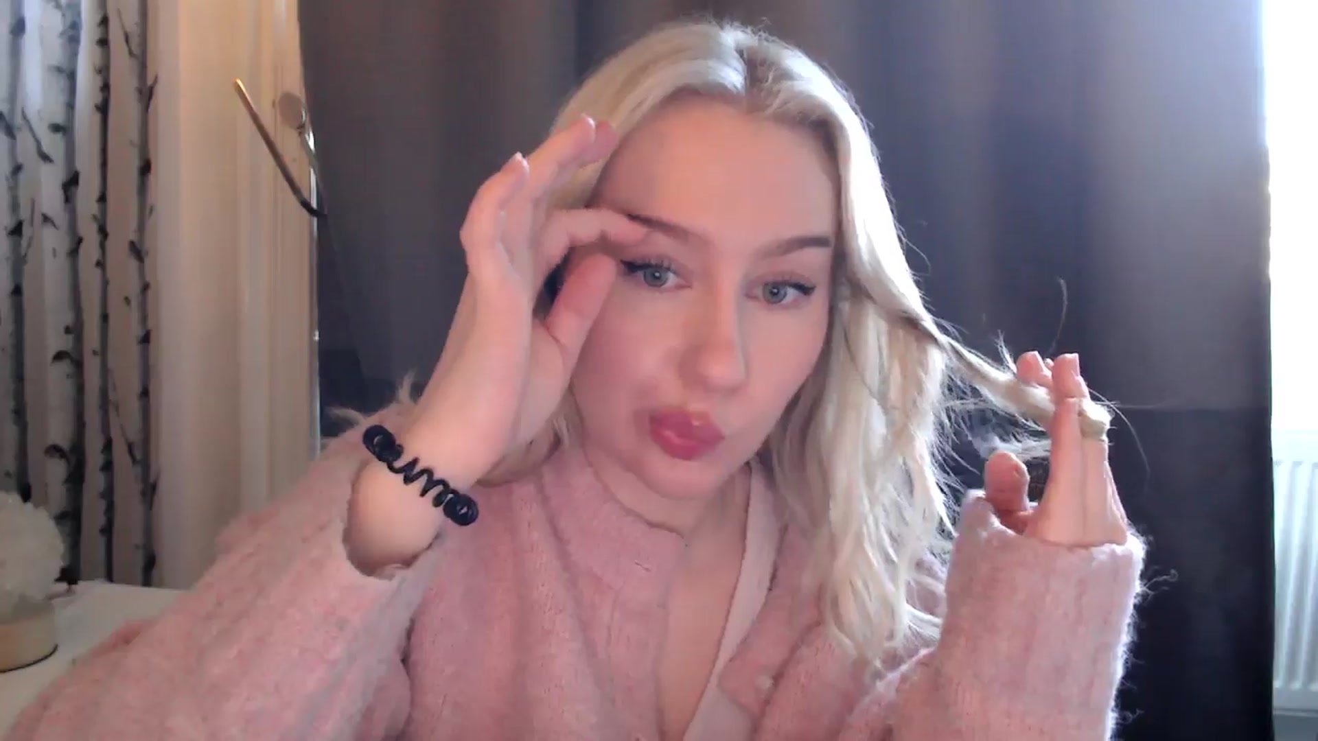 Gallery image thumbnail from Bday_Ava's myfreecams stream on, 01/09/2025, 13:50 image 10 of 20