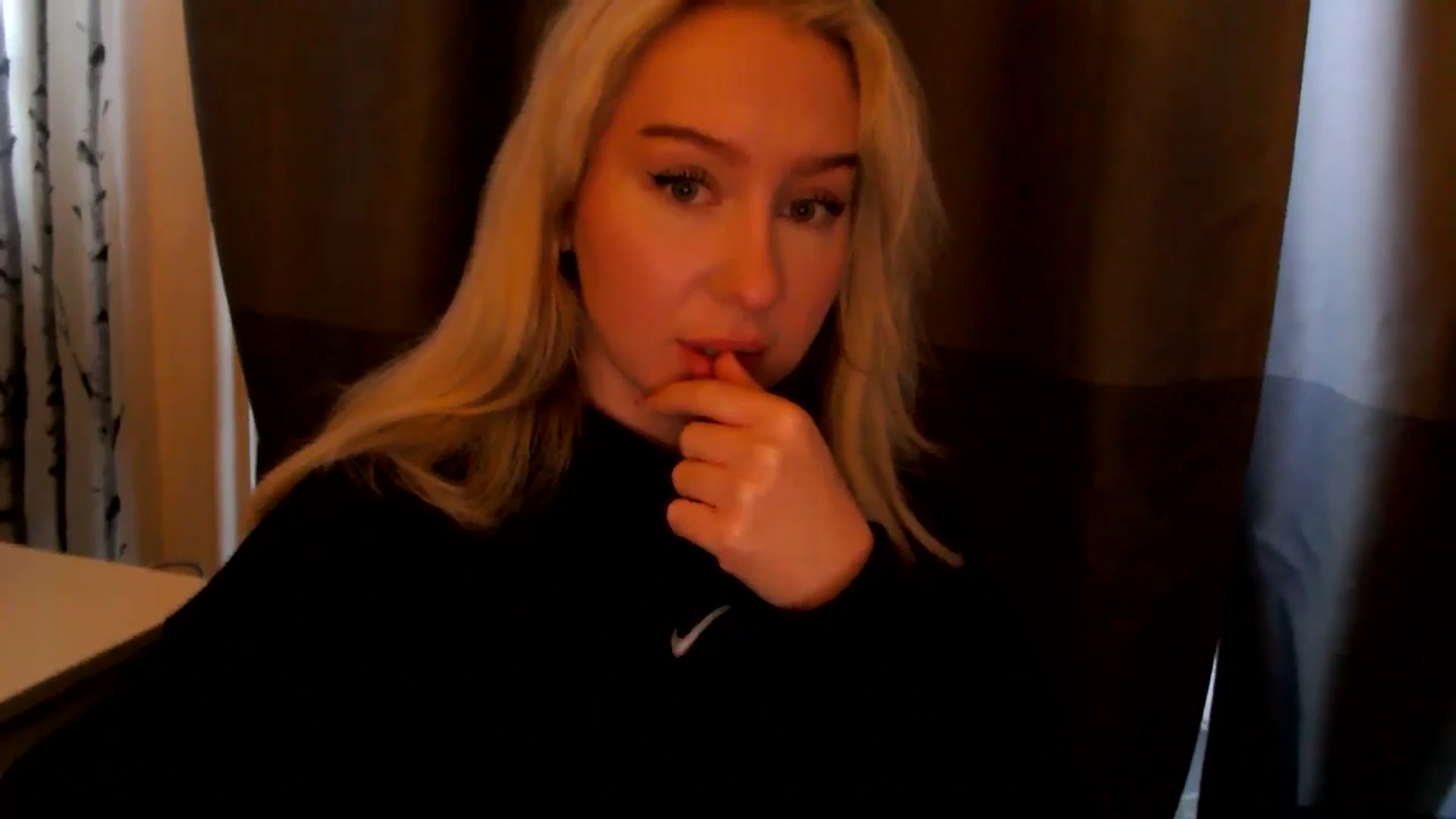 Gallery image thumbnail from Bday_Ava's myfreecams stream on, 01/10/2025, 15:01 image 5 of 20
