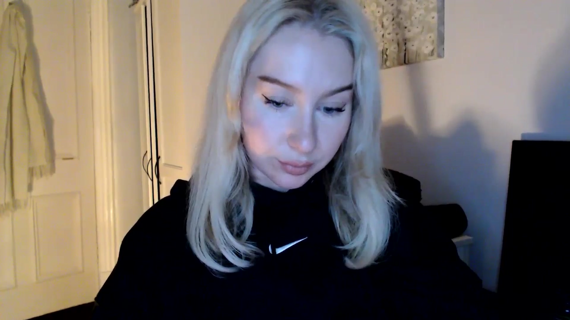 Gallery image thumbnail from Bday_Ava's myfreecams stream on, 01/10/2025, 16:32 image 6 of 20