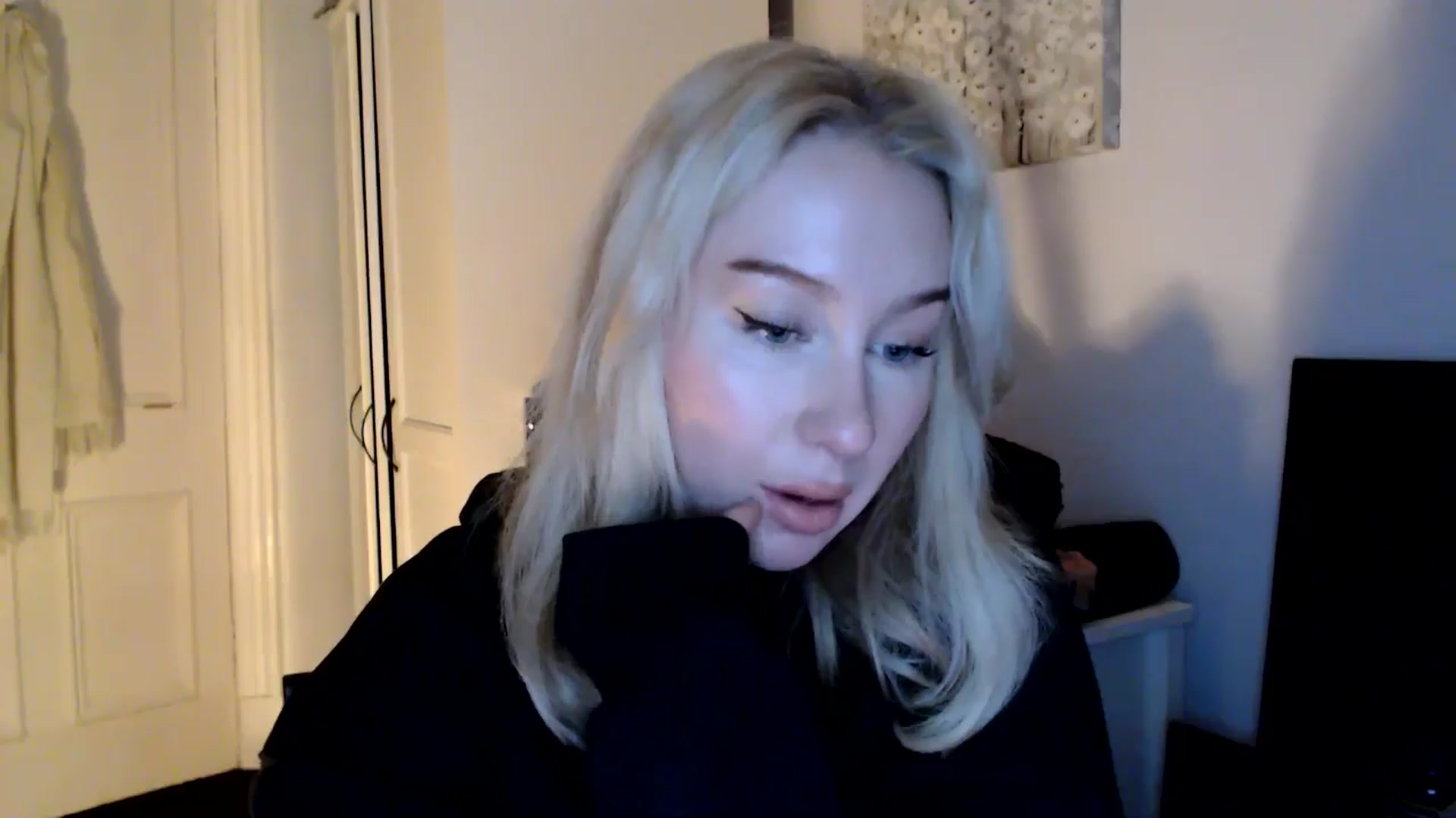 Gallery image thumbnail from Bday_Ava's myfreecams stream on, 01/10/2025, 16:32 image 12 of 20