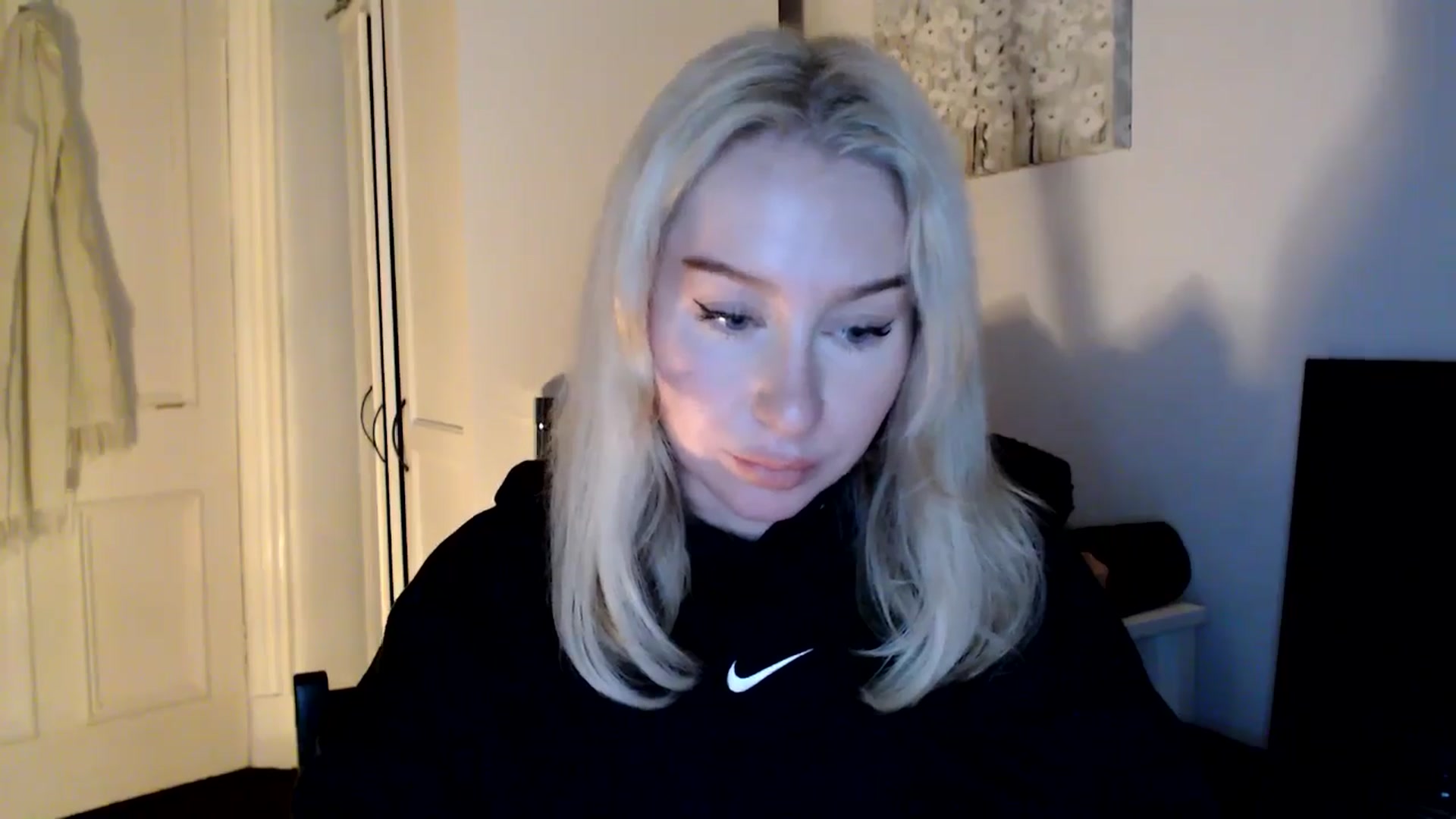 Gallery image thumbnail from Bday_Ava's myfreecams stream on, 01/10/2025, 16:32 image 7 of 20