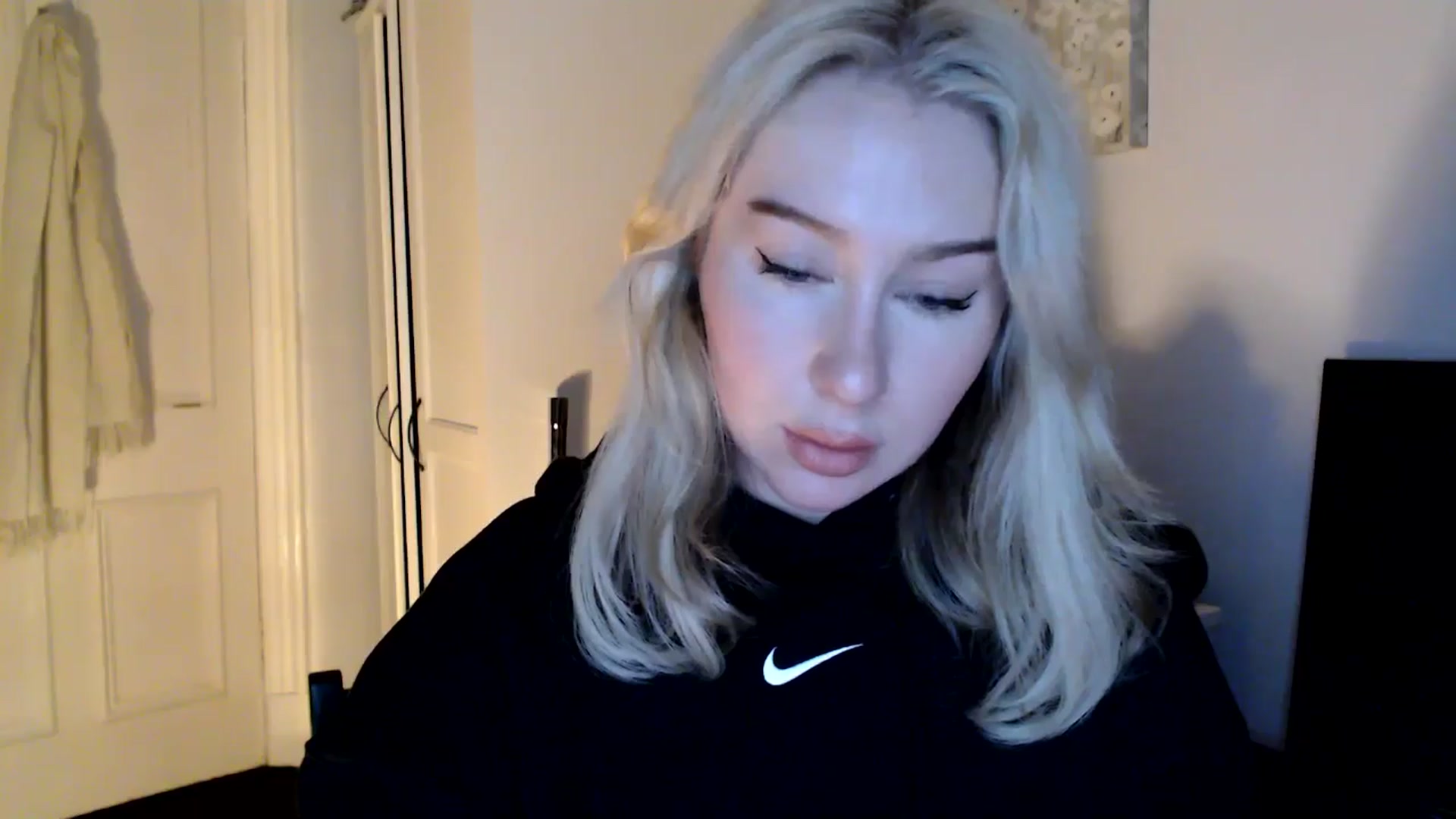 Gallery image thumbnail from Bday_Ava's myfreecams stream on, 01/10/2025, 16:32 image 19 of 20