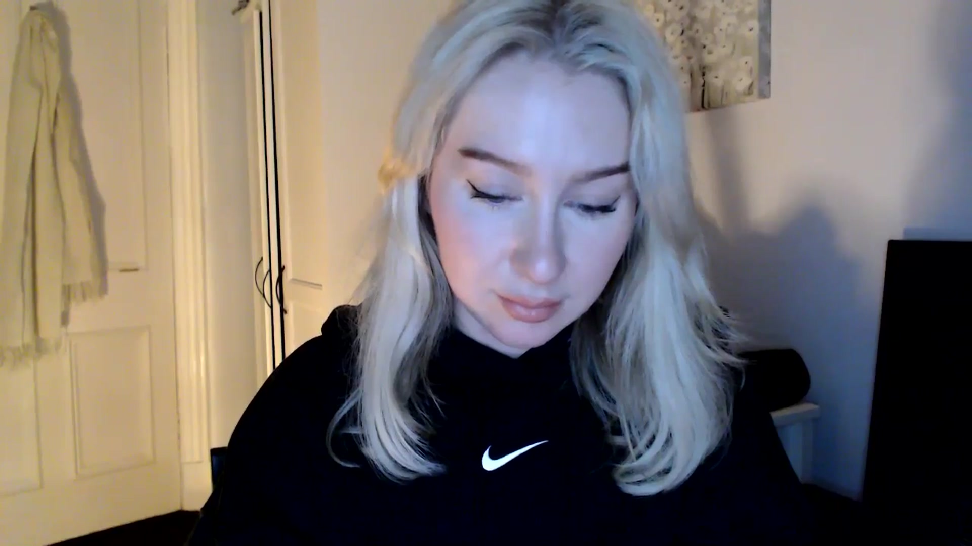 Gallery image thumbnail from Bday_Ava's myfreecams stream on, 01/10/2025, 16:32 image 18 of 20
