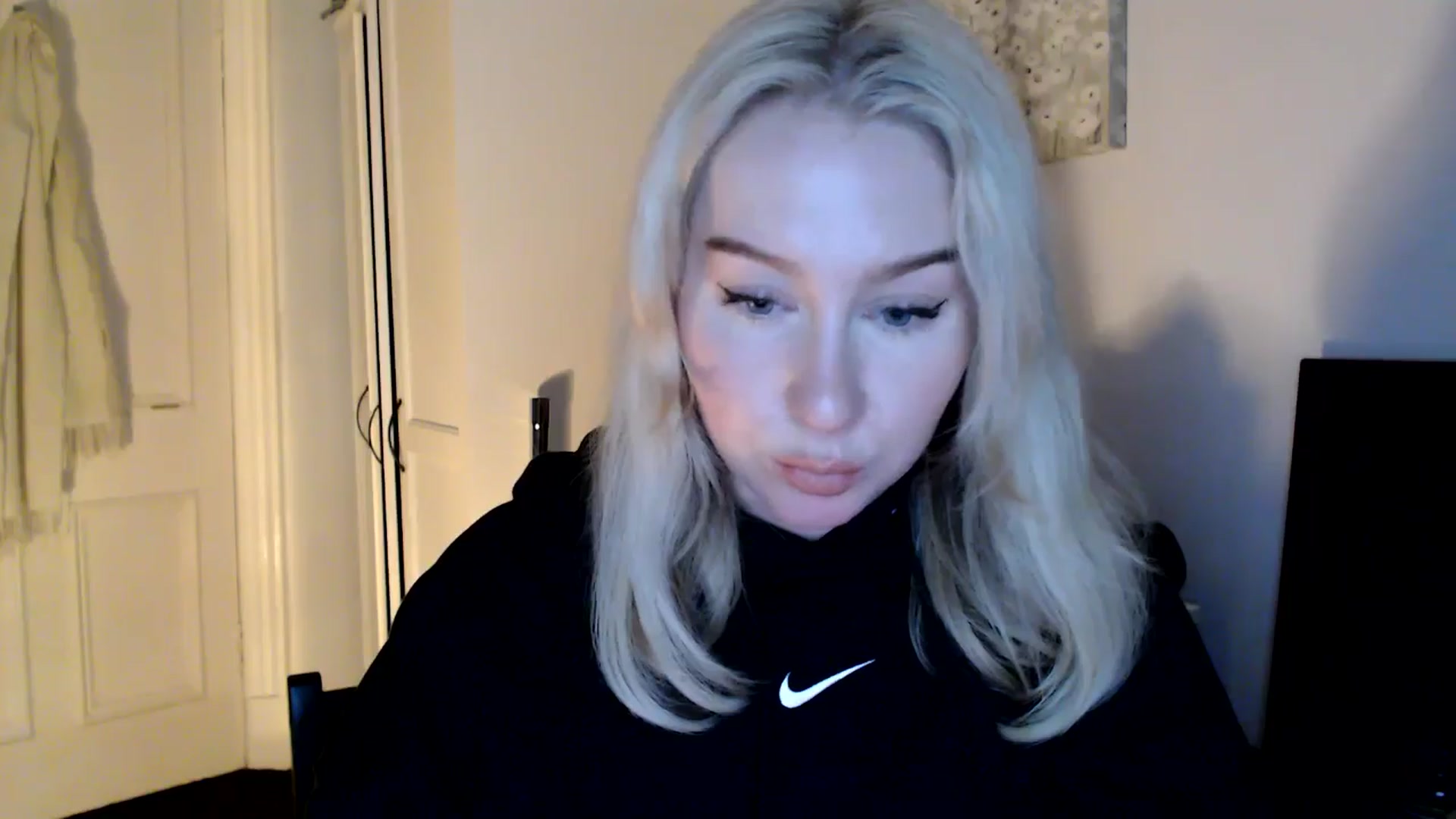 Gallery image thumbnail from Bday_Ava's myfreecams stream on, 01/10/2025, 16:32 image 9 of 20