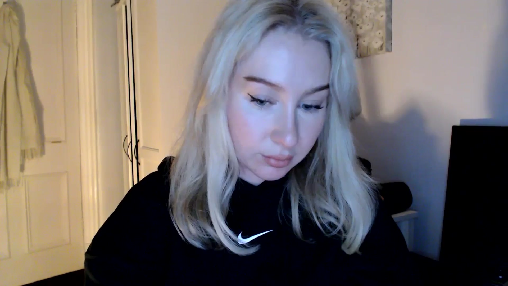 Gallery image thumbnail from Bday_Ava's myfreecams stream on, 01/10/2025, 16:32 image 11 of 20