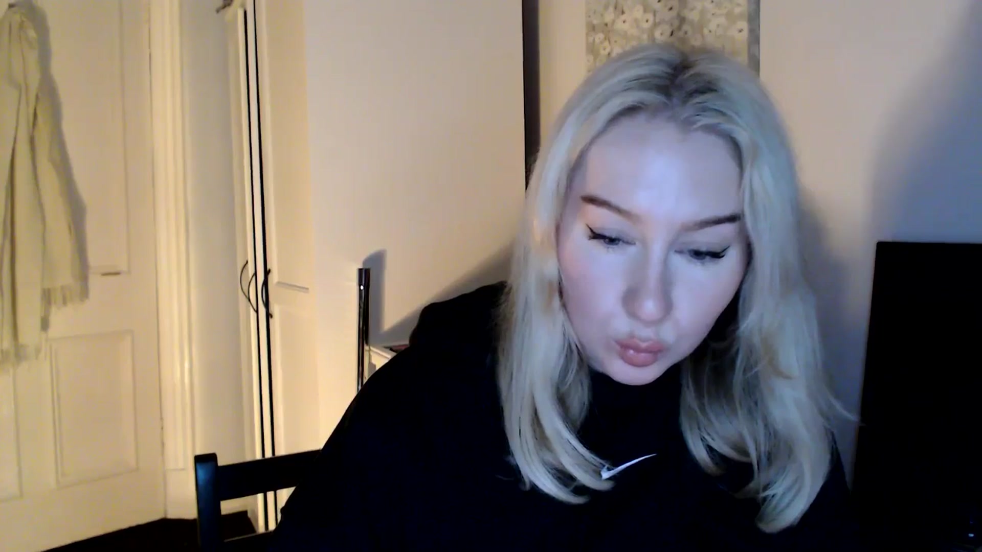 Gallery image thumbnail from Bday_Ava's myfreecams stream on, 01/10/2025, 16:32 image 8 of 20