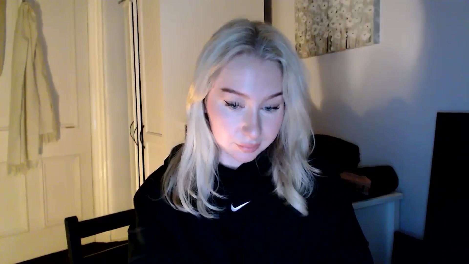 Gallery image thumbnail from Bday_Ava's myfreecams stream on, 01/10/2025, 17:46 image 14 of 20