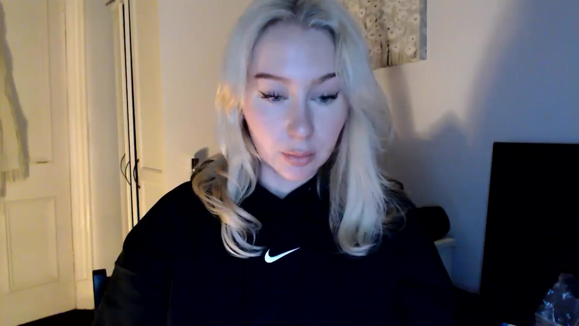 Gallery image thumbnail from Bday_Ava's myfreecams stream on, 01/10/2025, 17:46 image 3 of 20