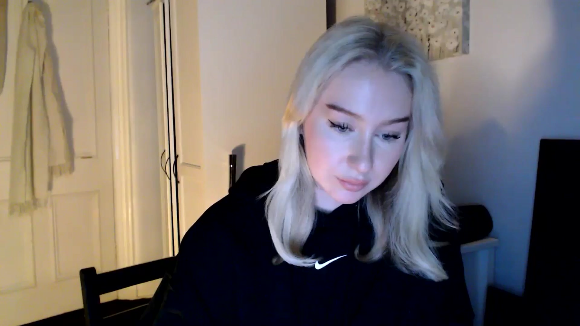 Gallery image thumbnail from Bday_Ava's myfreecams stream on, 01/10/2025, 17:46 image 13 of 20