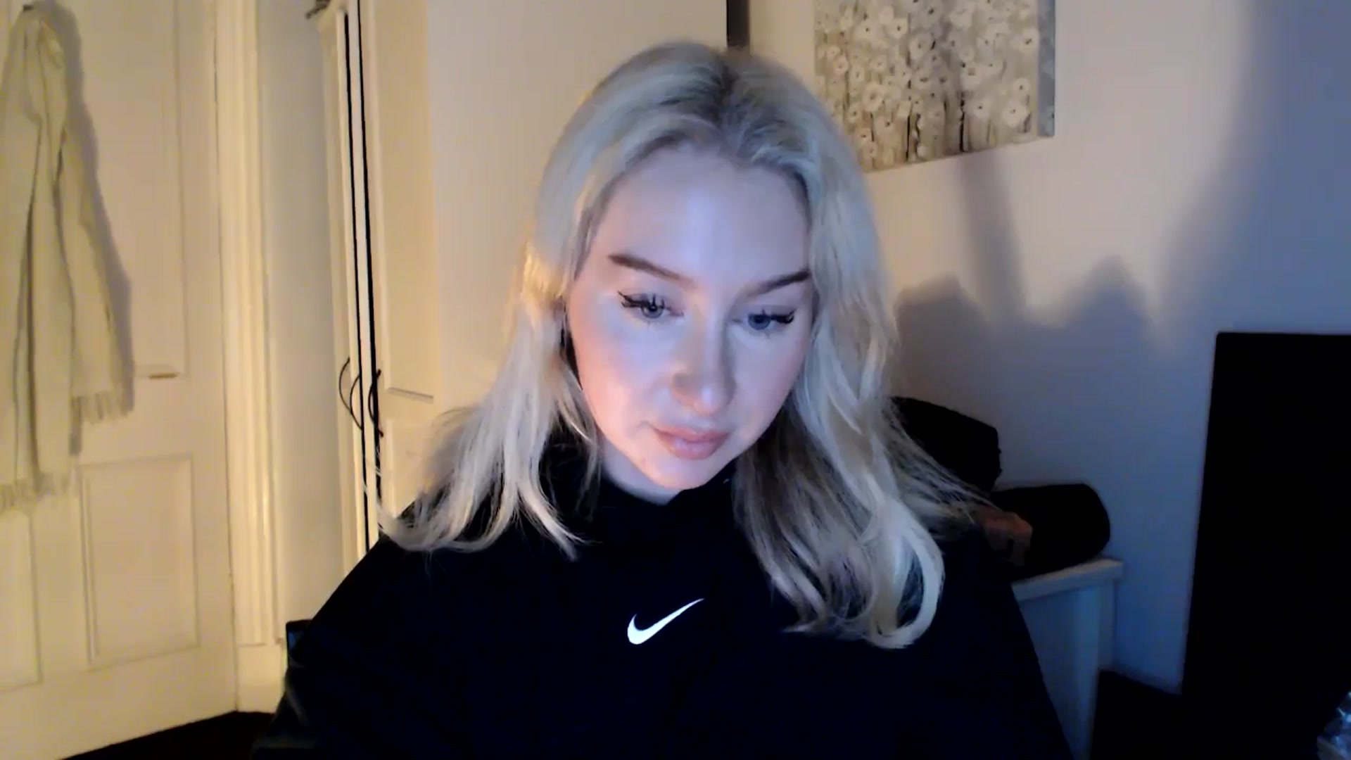 Gallery image thumbnail from Bday_Ava's myfreecams stream on, 01/10/2025, 17:46 image 2 of 20