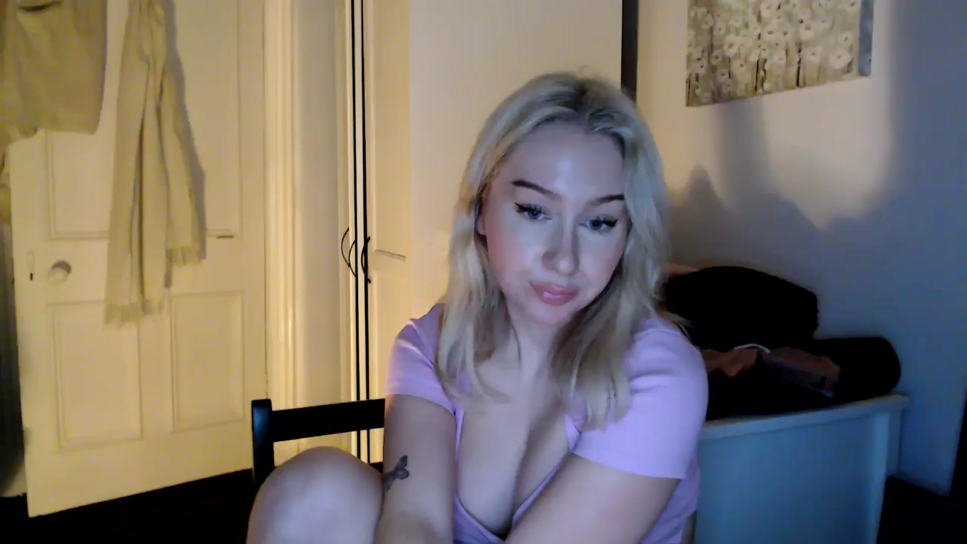 Gallery image thumbnail from Bday_Ava's myfreecams stream on, 01/10/2025, 18:27 image 17 of 20
