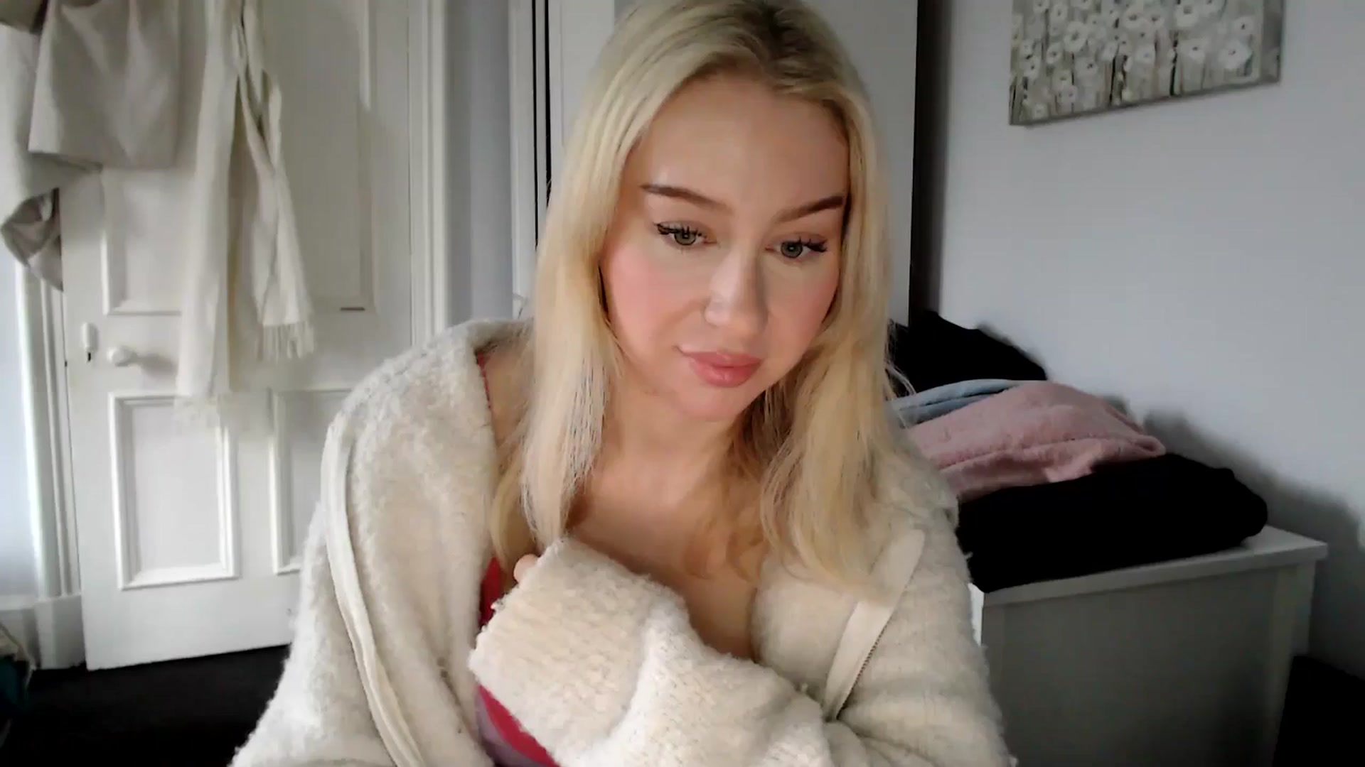 Gallery image thumbnail from Bday_Ava's myfreecams stream on, 01/11/2025, 12:13 image 9 of 20