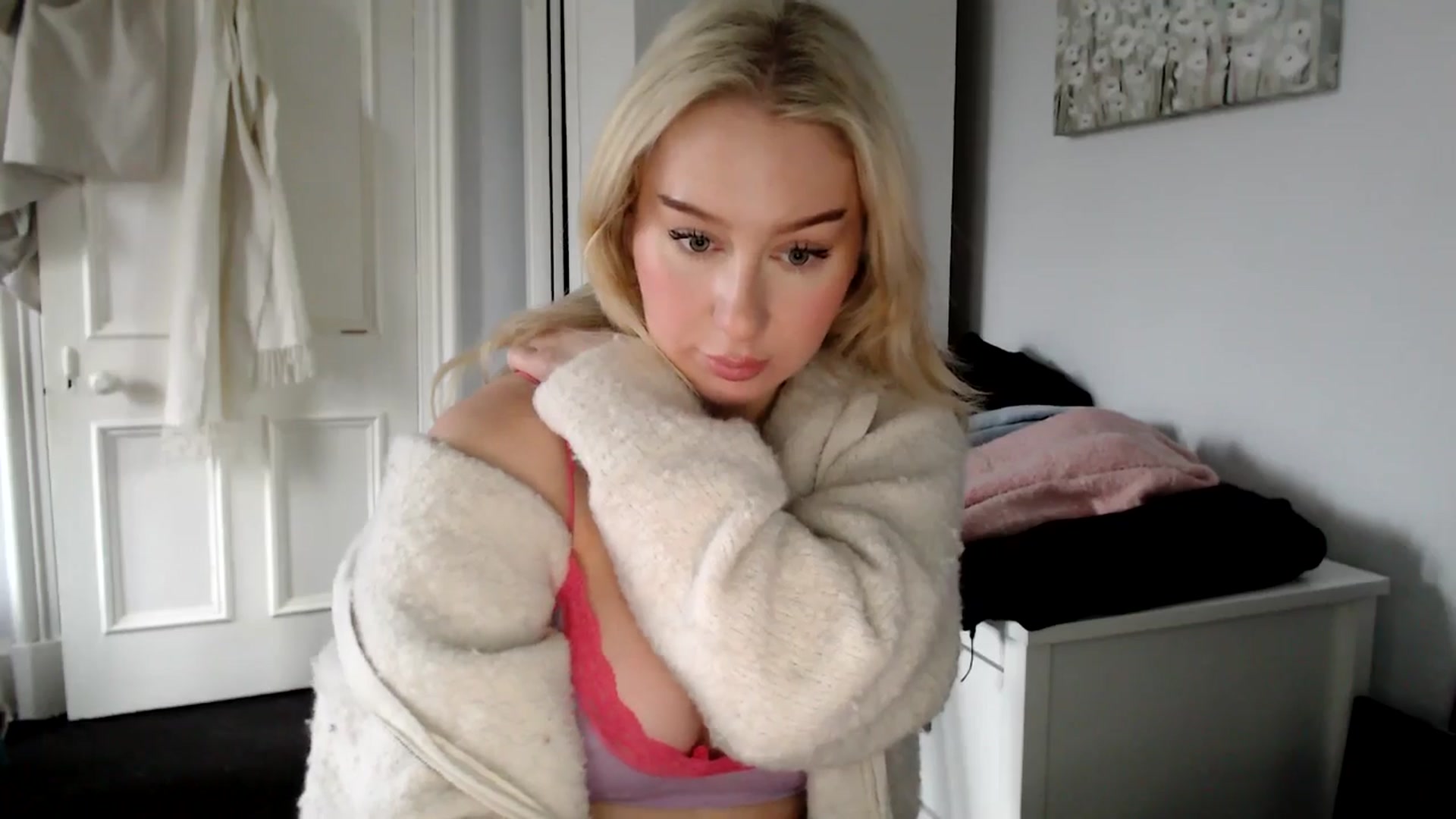 Gallery image thumbnail from Bday_Ava's myfreecams stream on, 01/11/2025, 12:13 image 20 of 20